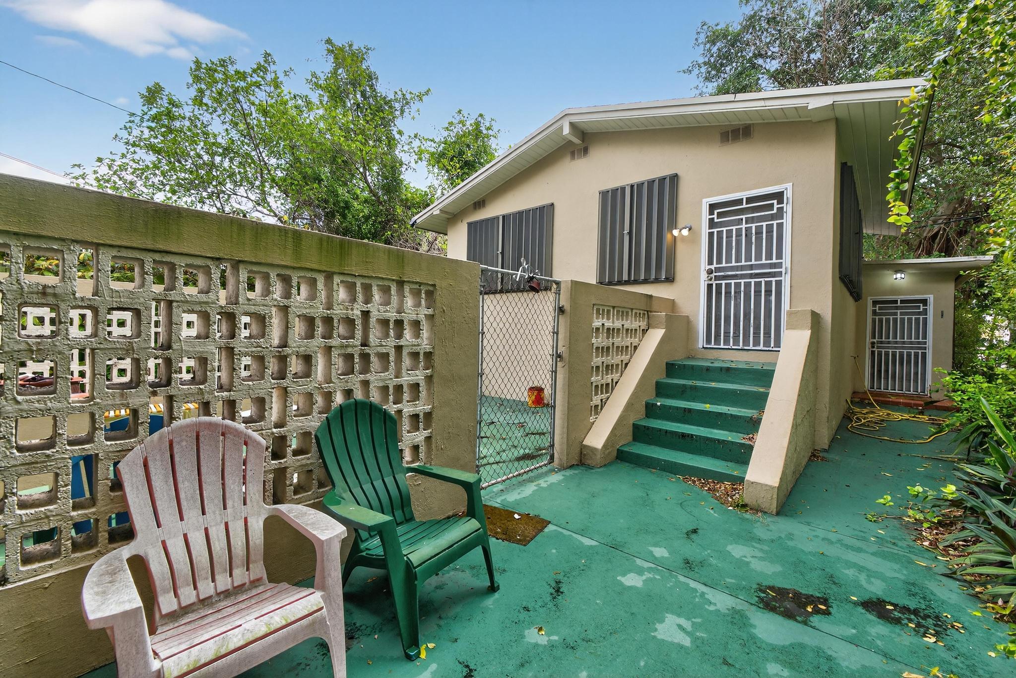 975 SW 37th, Miami FL 33135