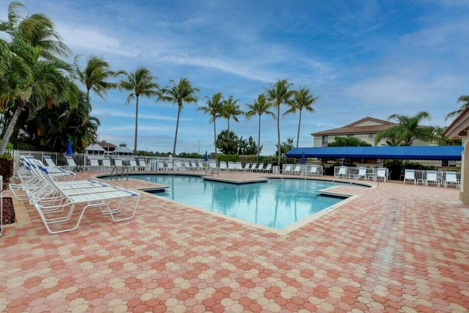 6630 Via Regina, Boca Raton FL 33433