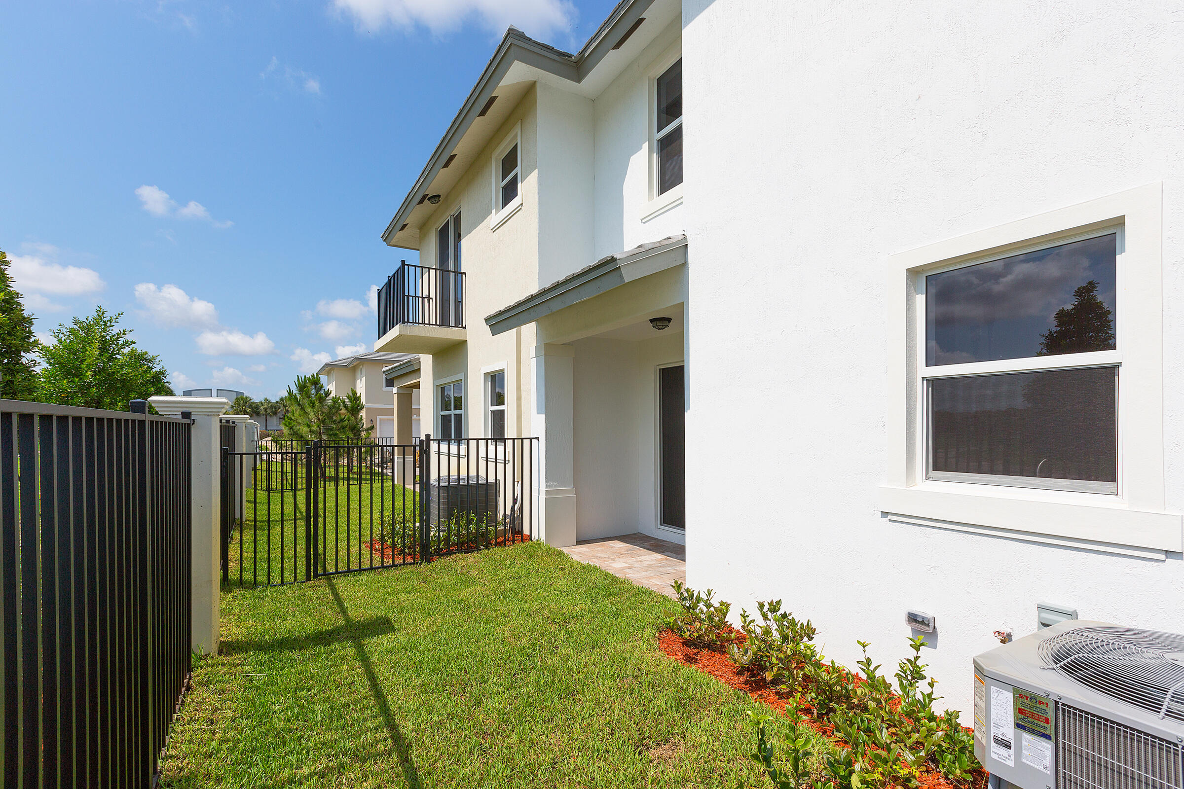 6979 Pines #35, Coconut Creek FL 33073