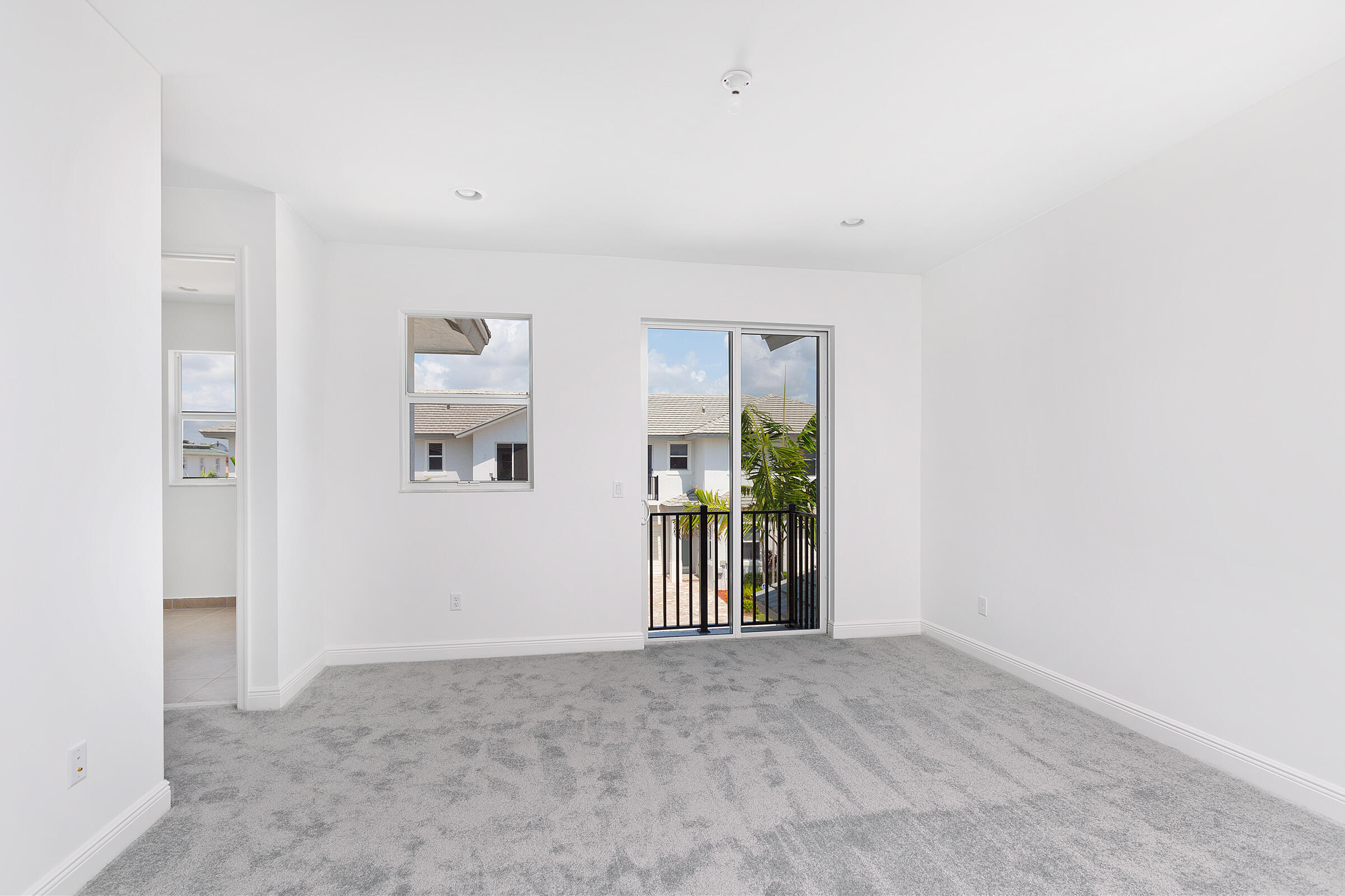 6979 Pines #35, Coconut Creek FL 33073