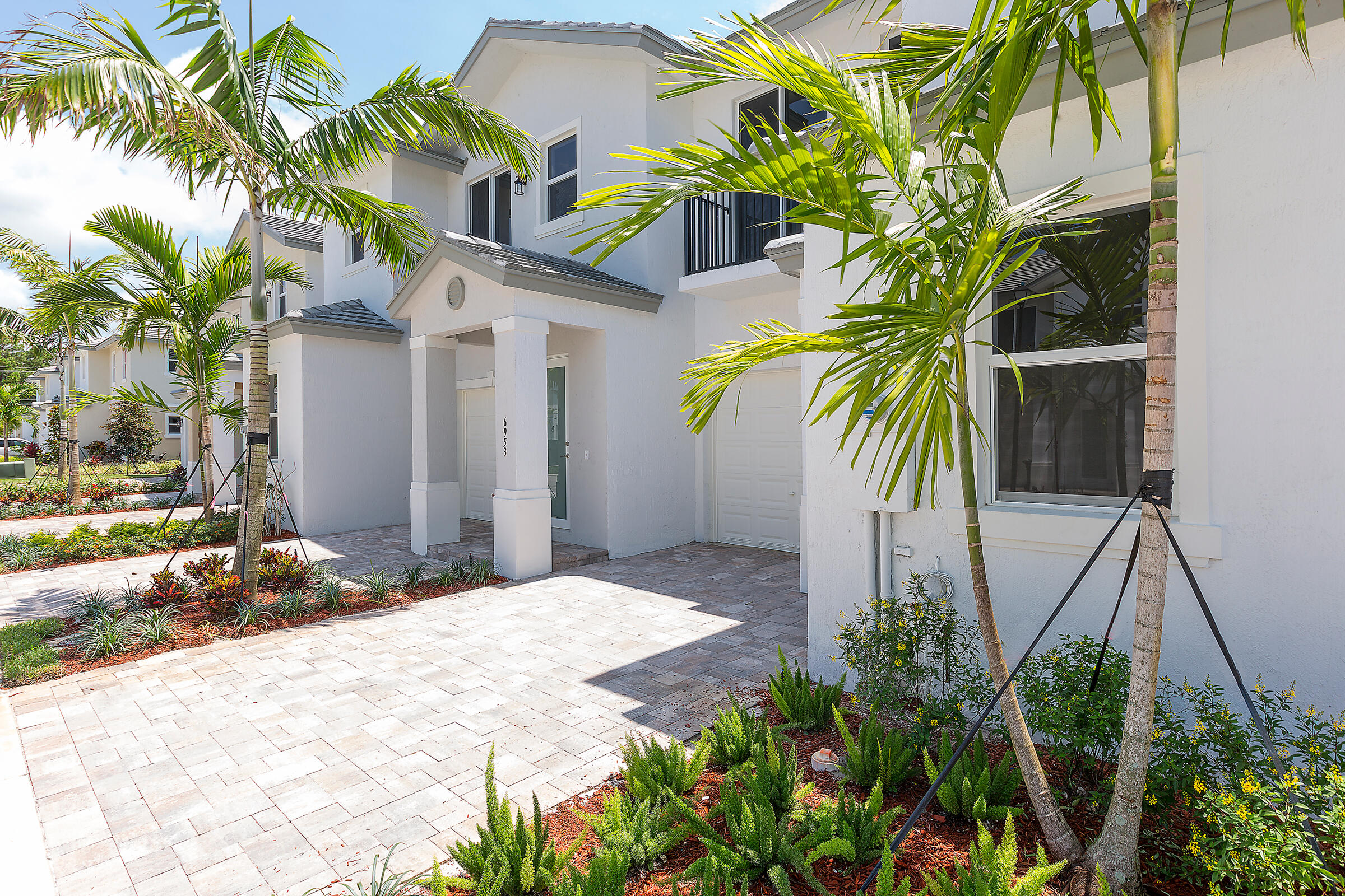 6979 Pines #35, Coconut Creek FL 33073