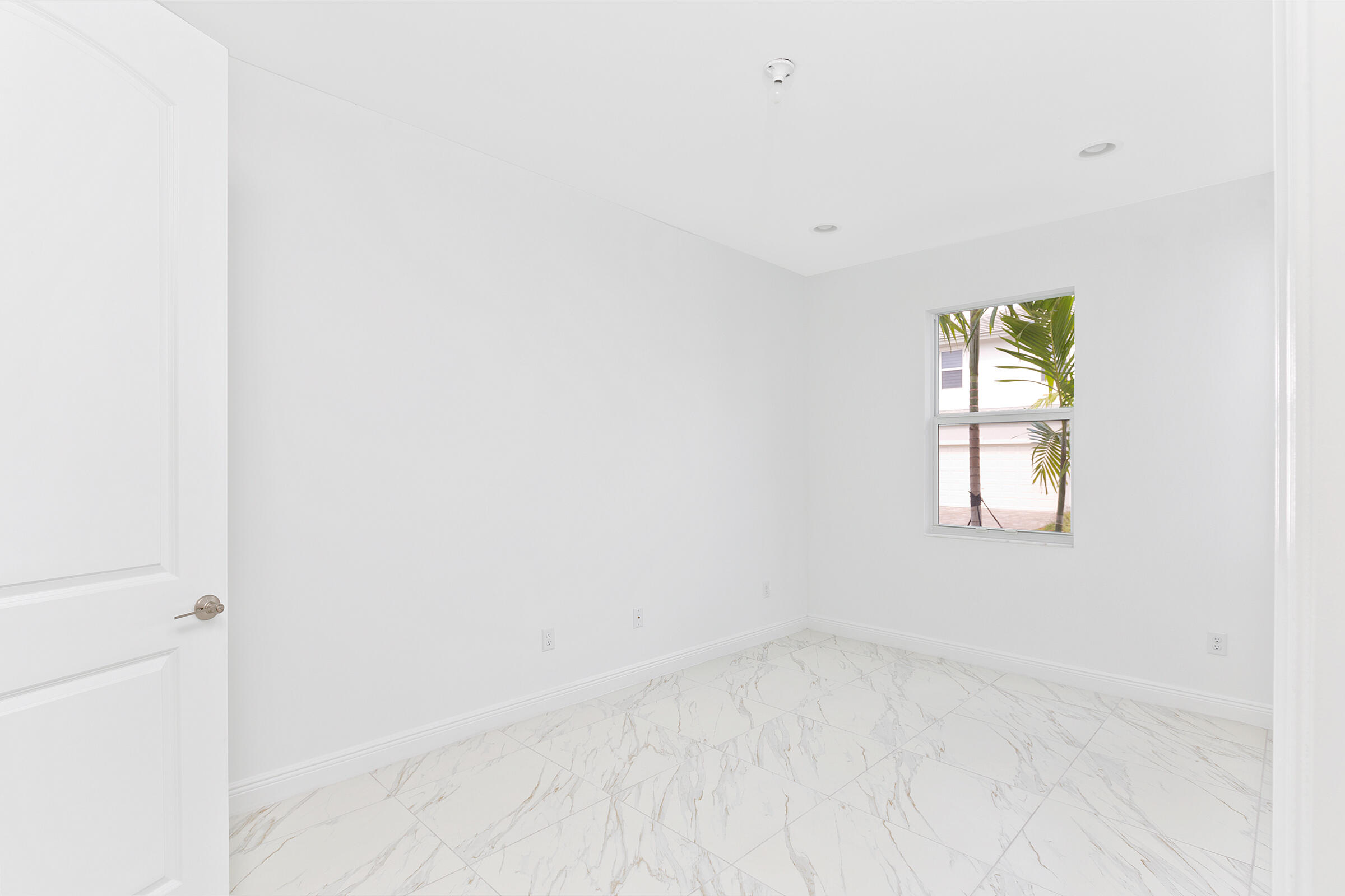 6979 Pines #35, Coconut Creek FL 33073