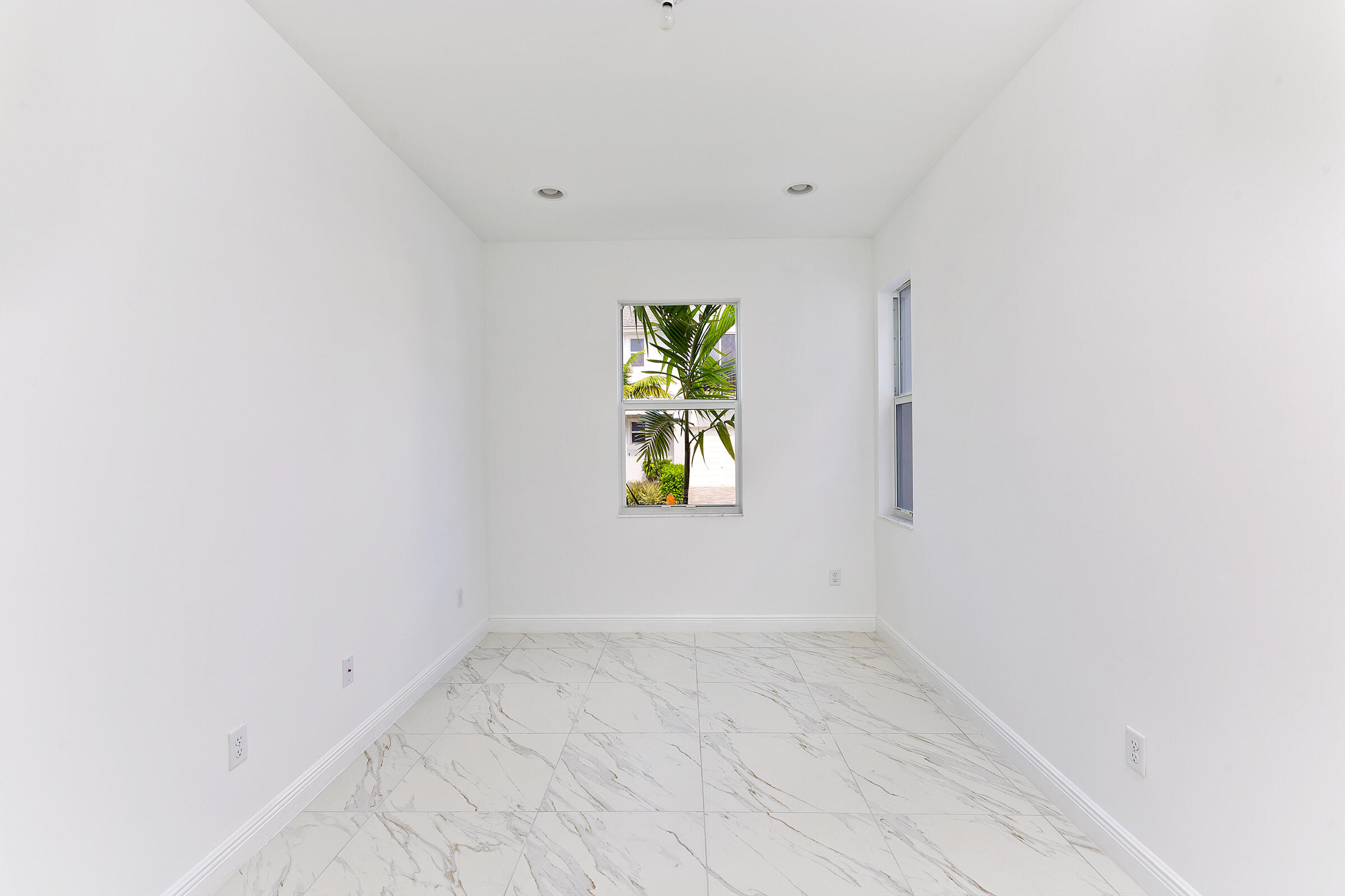 6979 Pines #35, Coconut Creek FL 33073
