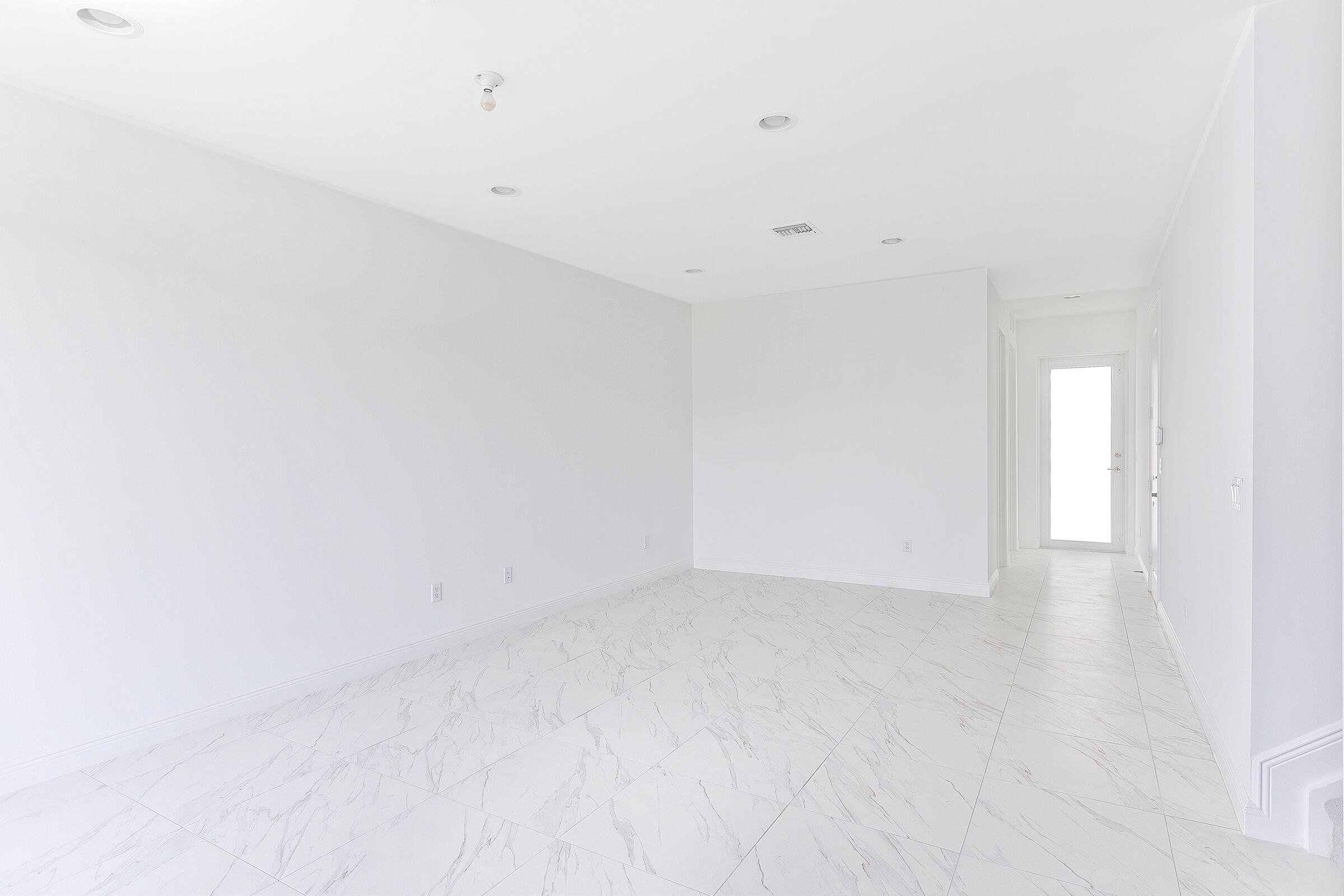 6979 Pines #35, Coconut Creek FL 33073