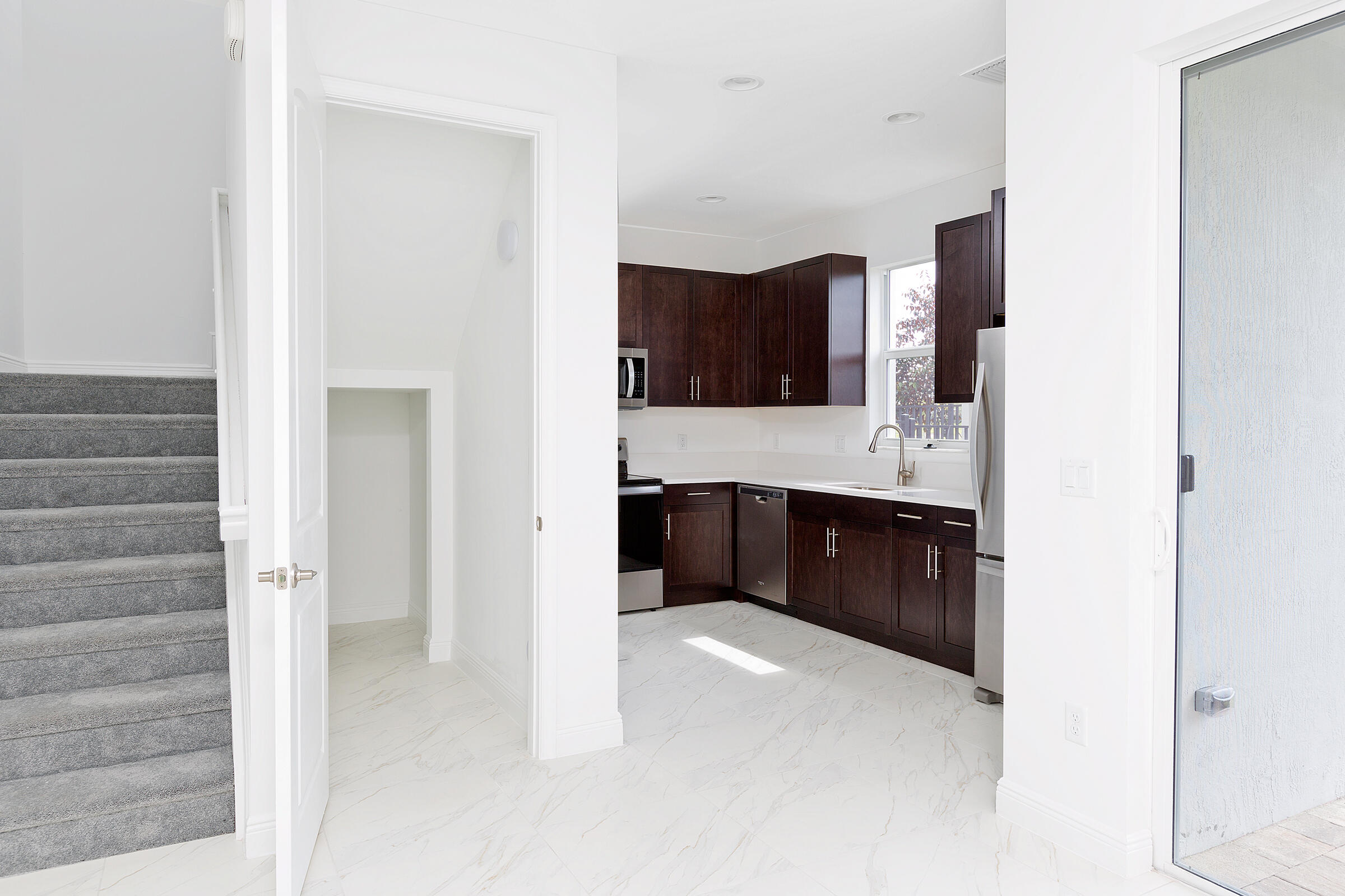 6979 Pines #35, Coconut Creek FL 33073