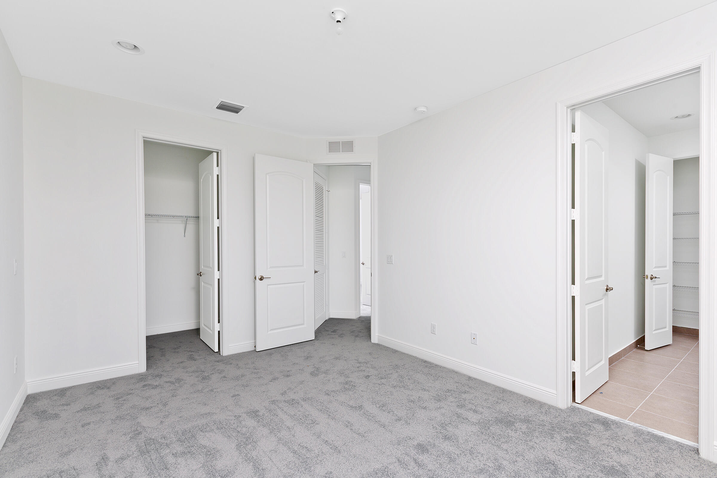 6979 Pines #35, Coconut Creek FL 33073