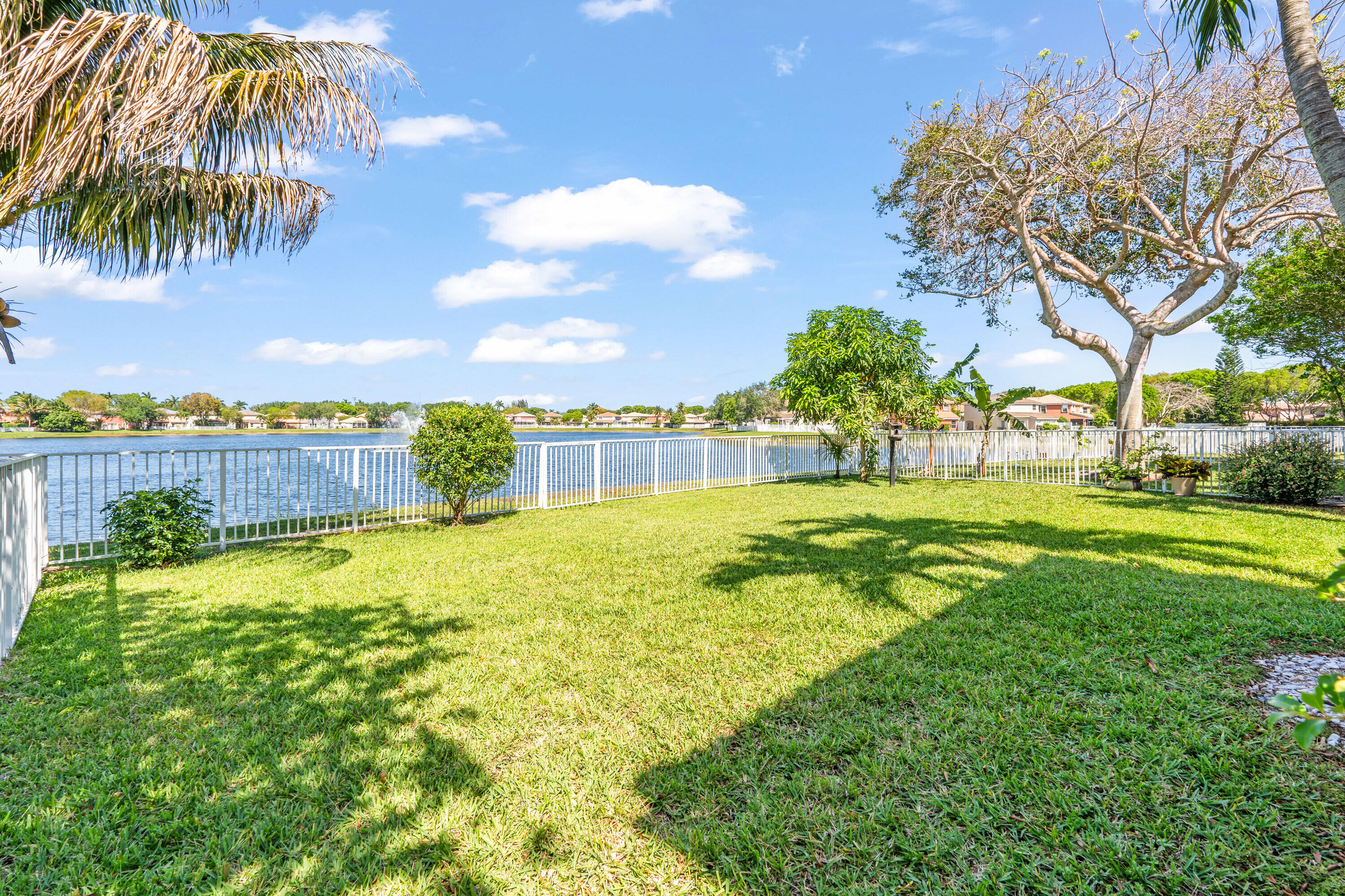 3302 Bollard, West Palm Beach FL 33411