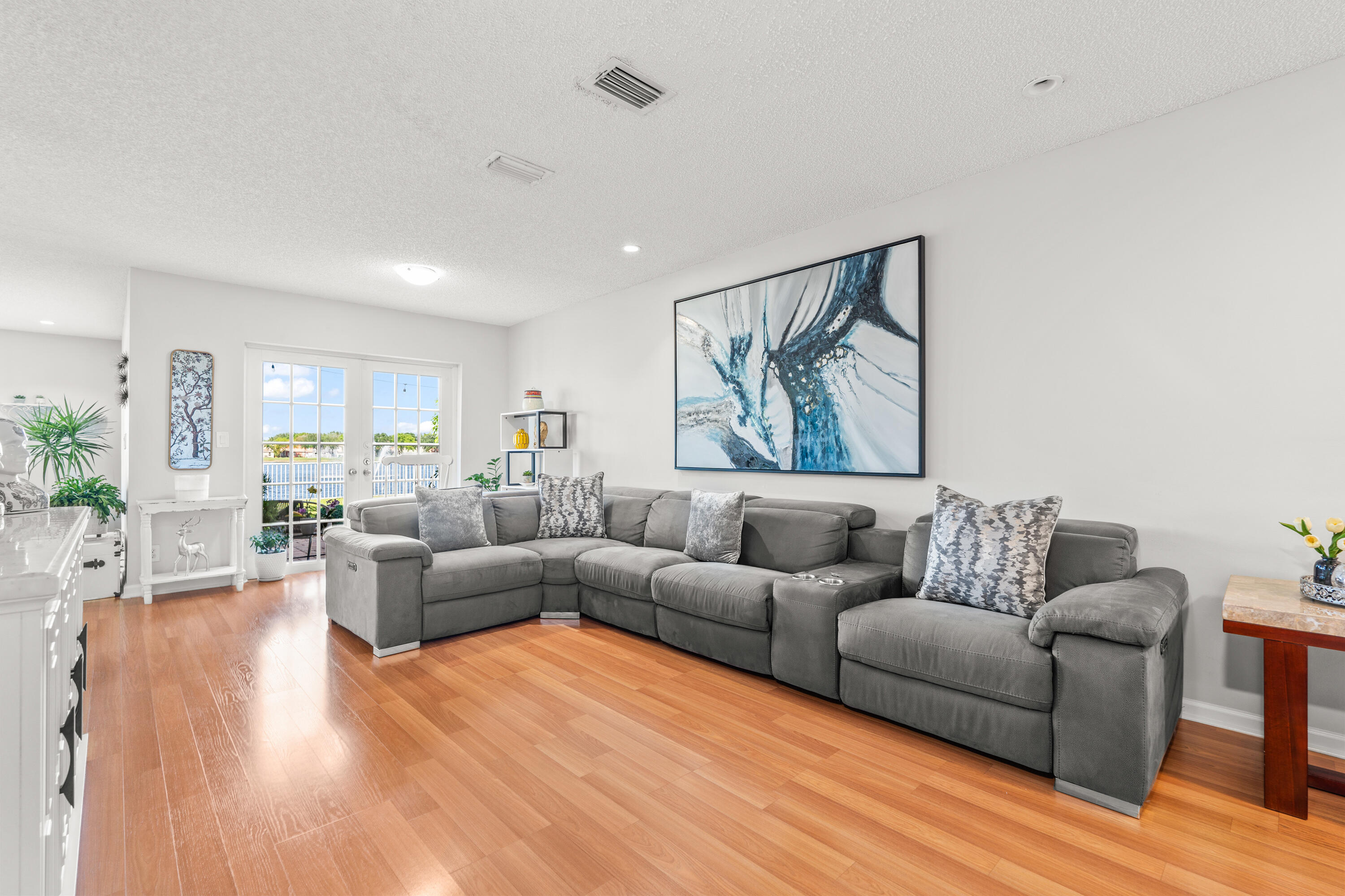 3302 Bollard, West Palm Beach FL 33411