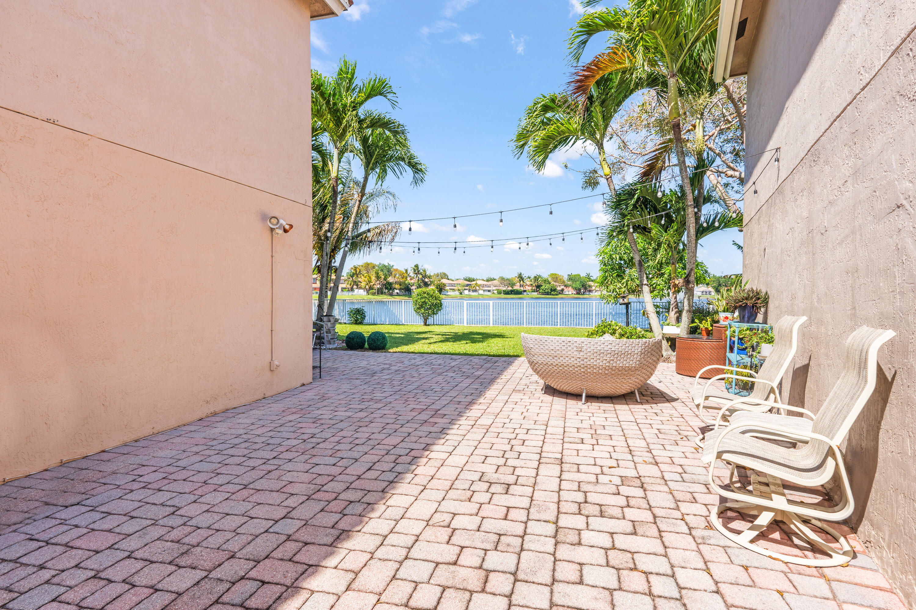 3302 Bollard, West Palm Beach FL 33411