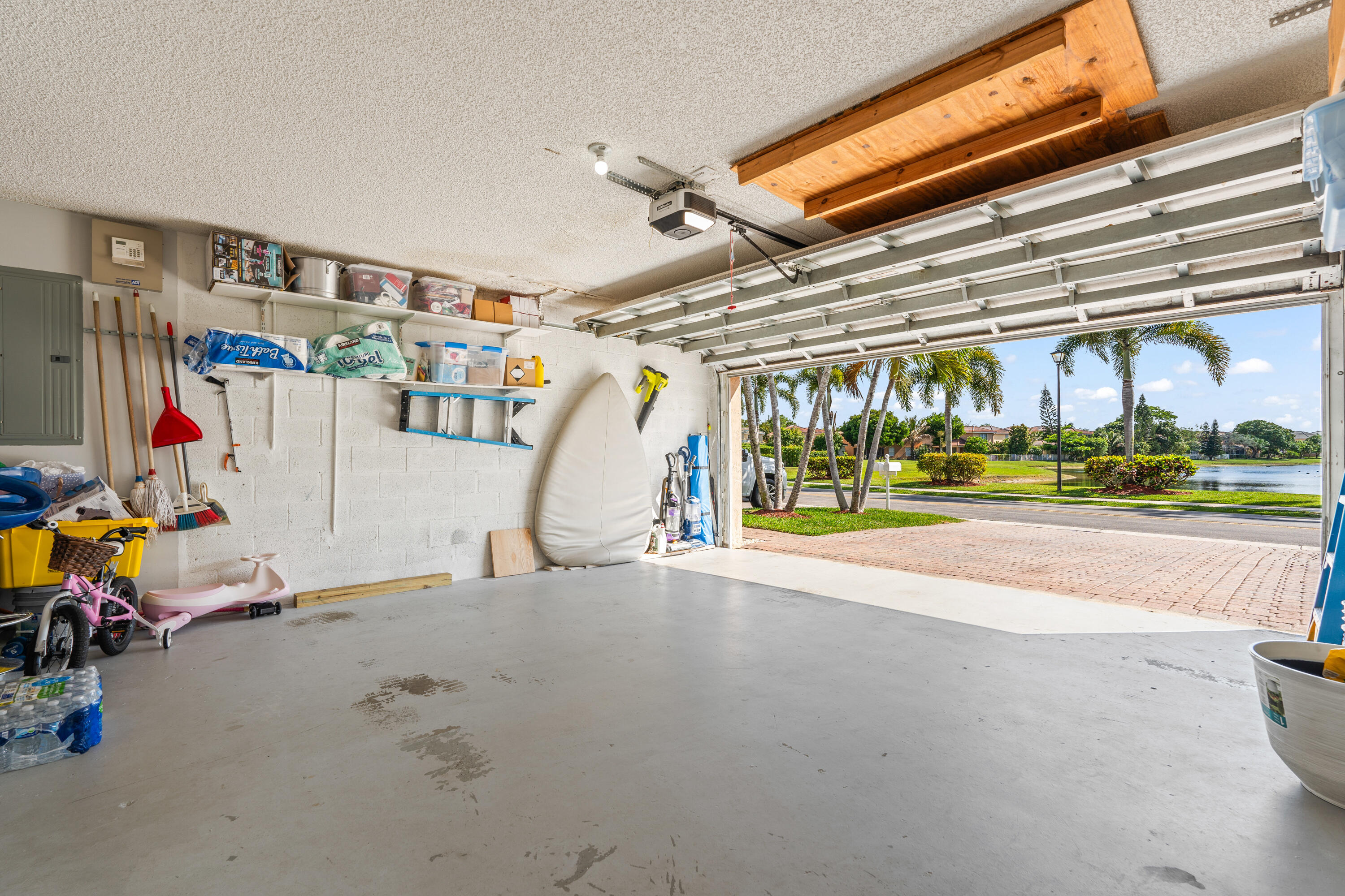 3302 Bollard, West Palm Beach FL 33411