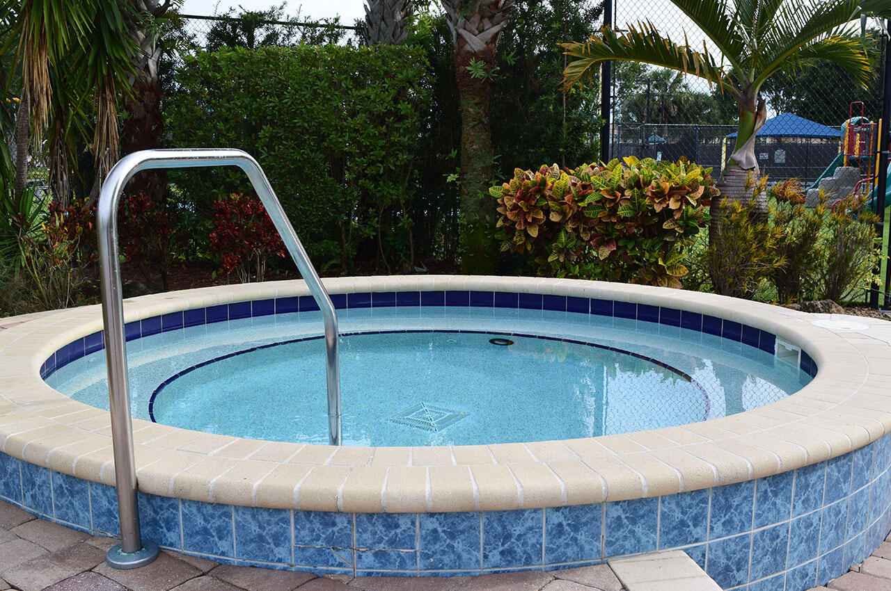 3302 Bollard, West Palm Beach FL 33411