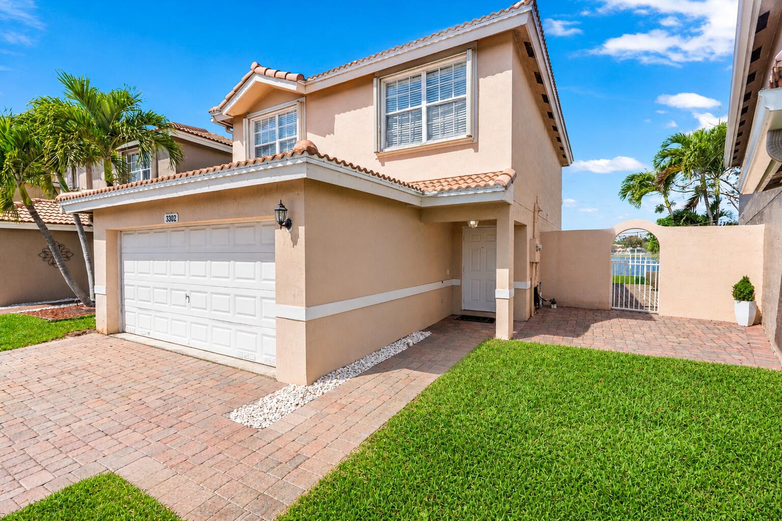 3302 Bollard, West Palm Beach FL 33411