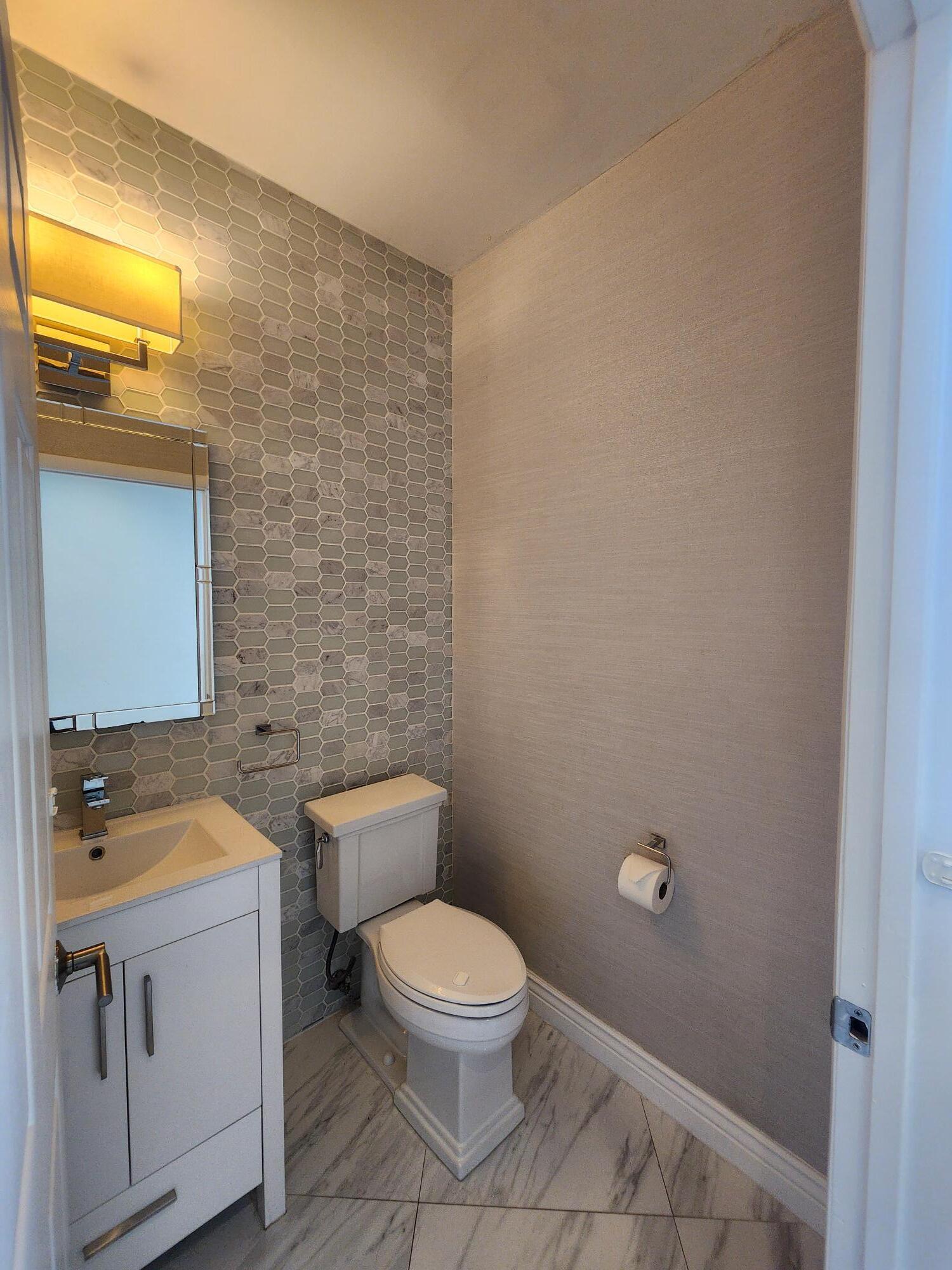 18860 La Costa, Boca Raton FL 33496