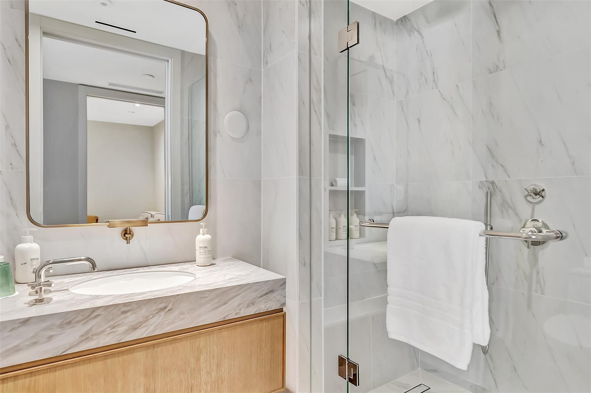 525 N Fort Lauderdale Beach #1607, Fort Lauderdale FL 33304