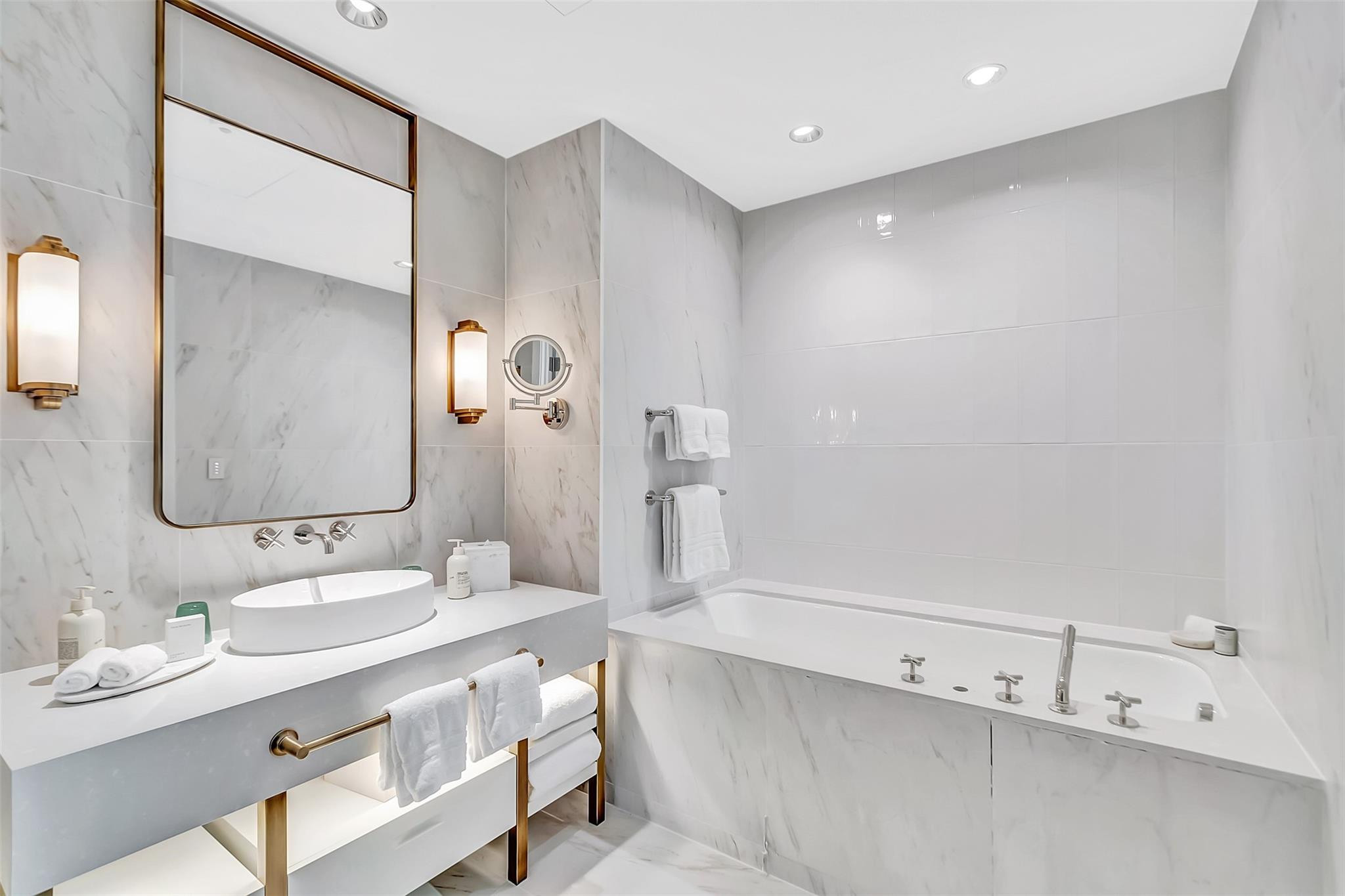 525 N Fort Lauderdale Beach #1607, Fort Lauderdale FL 33304
