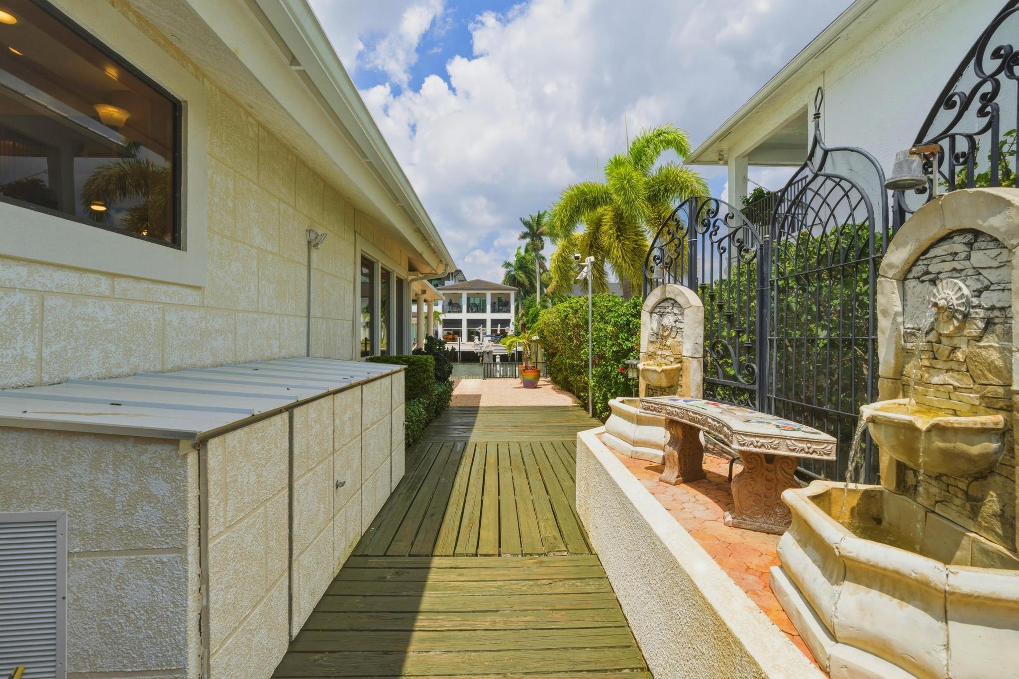 449 Bontona, Fort Lauderdale FL 33301