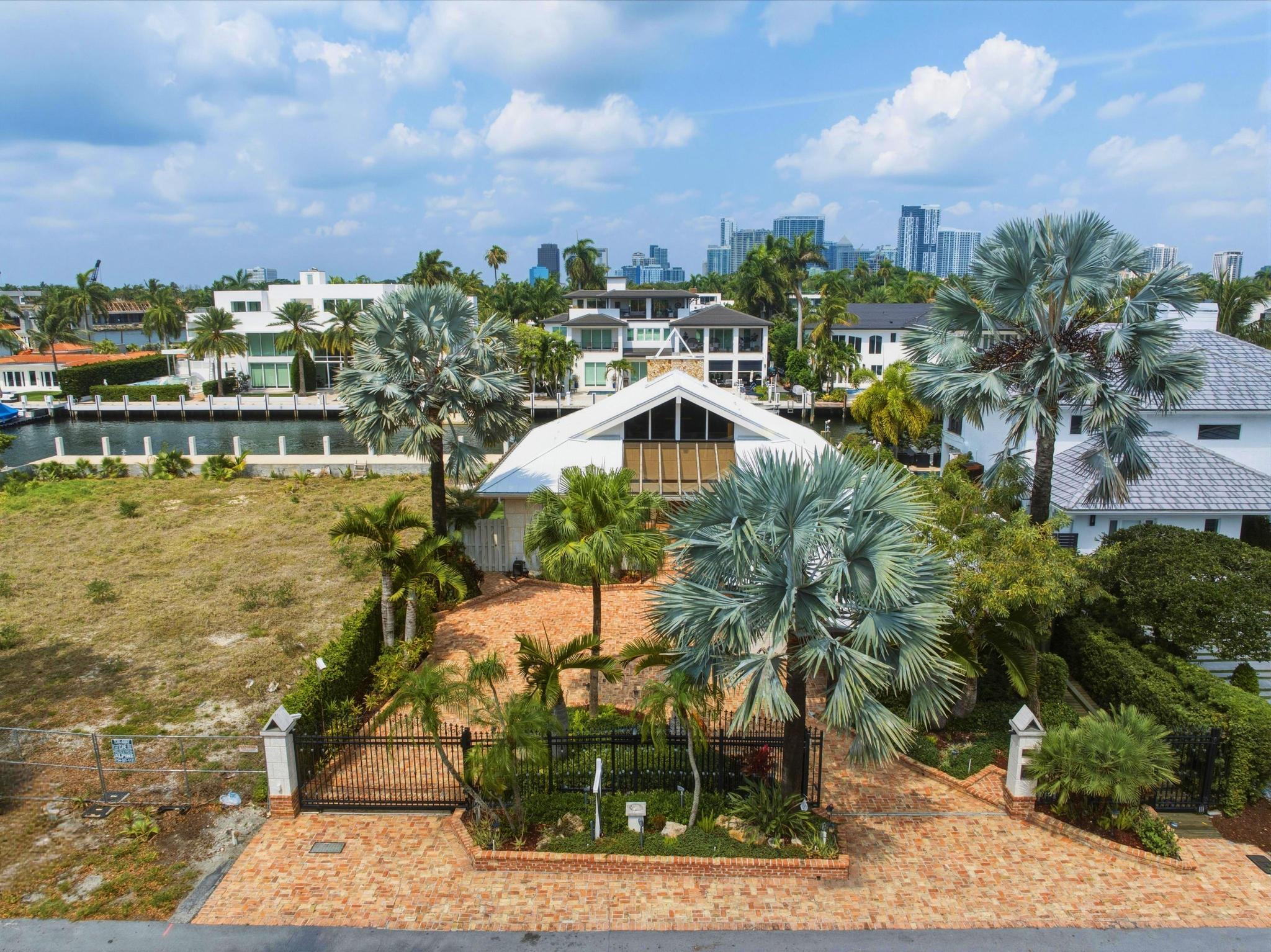 449 Bontona, Fort Lauderdale FL 33301