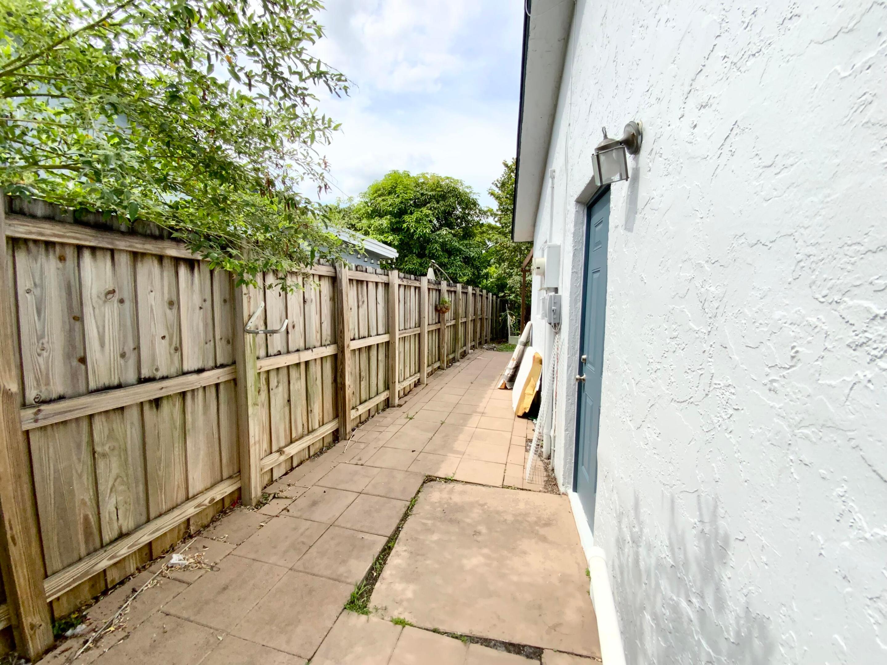 7922 SW 5th, North Lauderdale FL 33068
