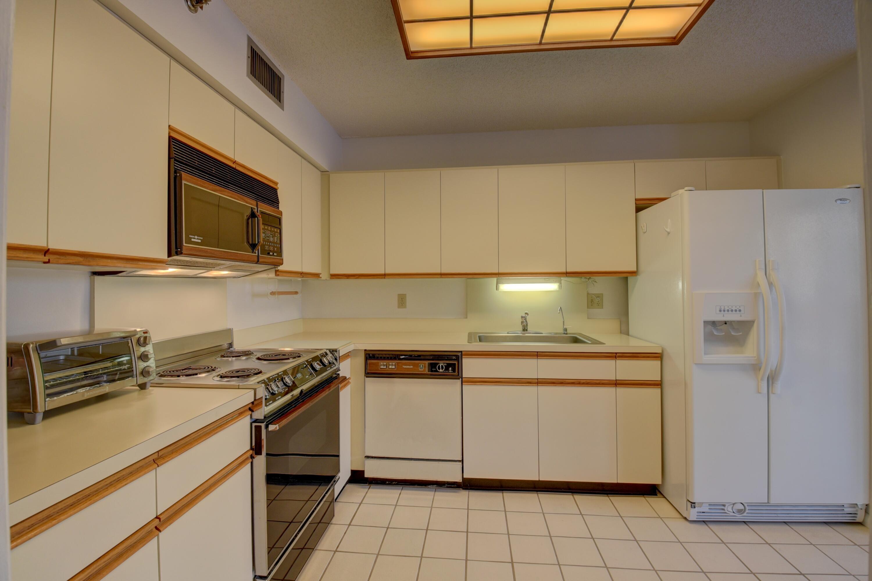 7194 Promenade #202, Boca Raton FL 33433