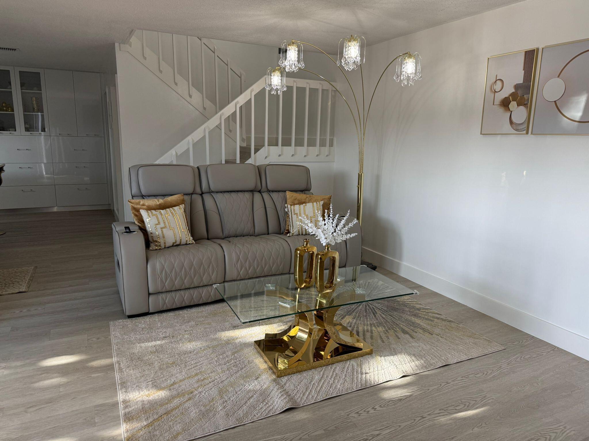 21 Lake Arbor, Palm Springs FL 33461