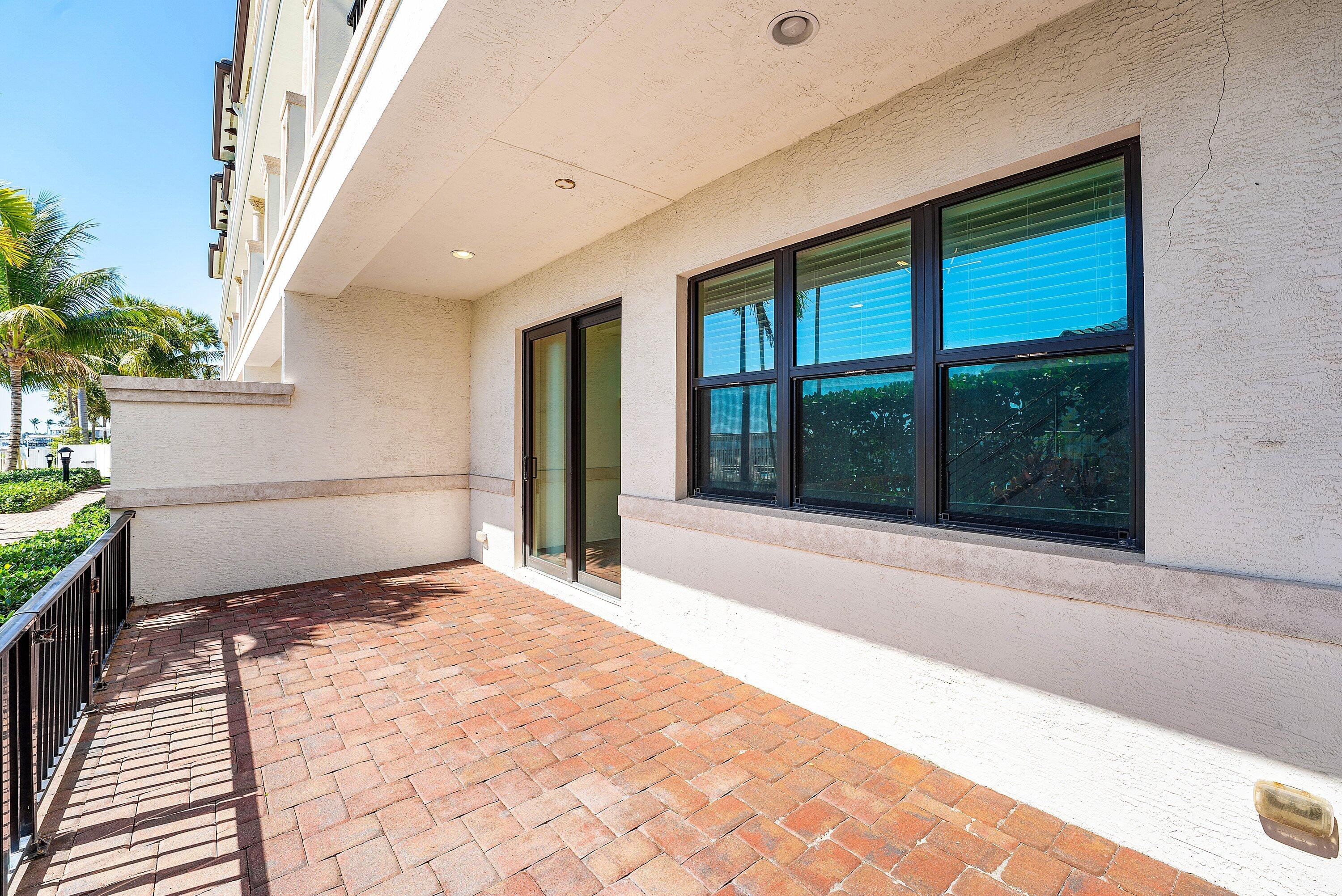 10 Windward, Boynton Beach FL 33435