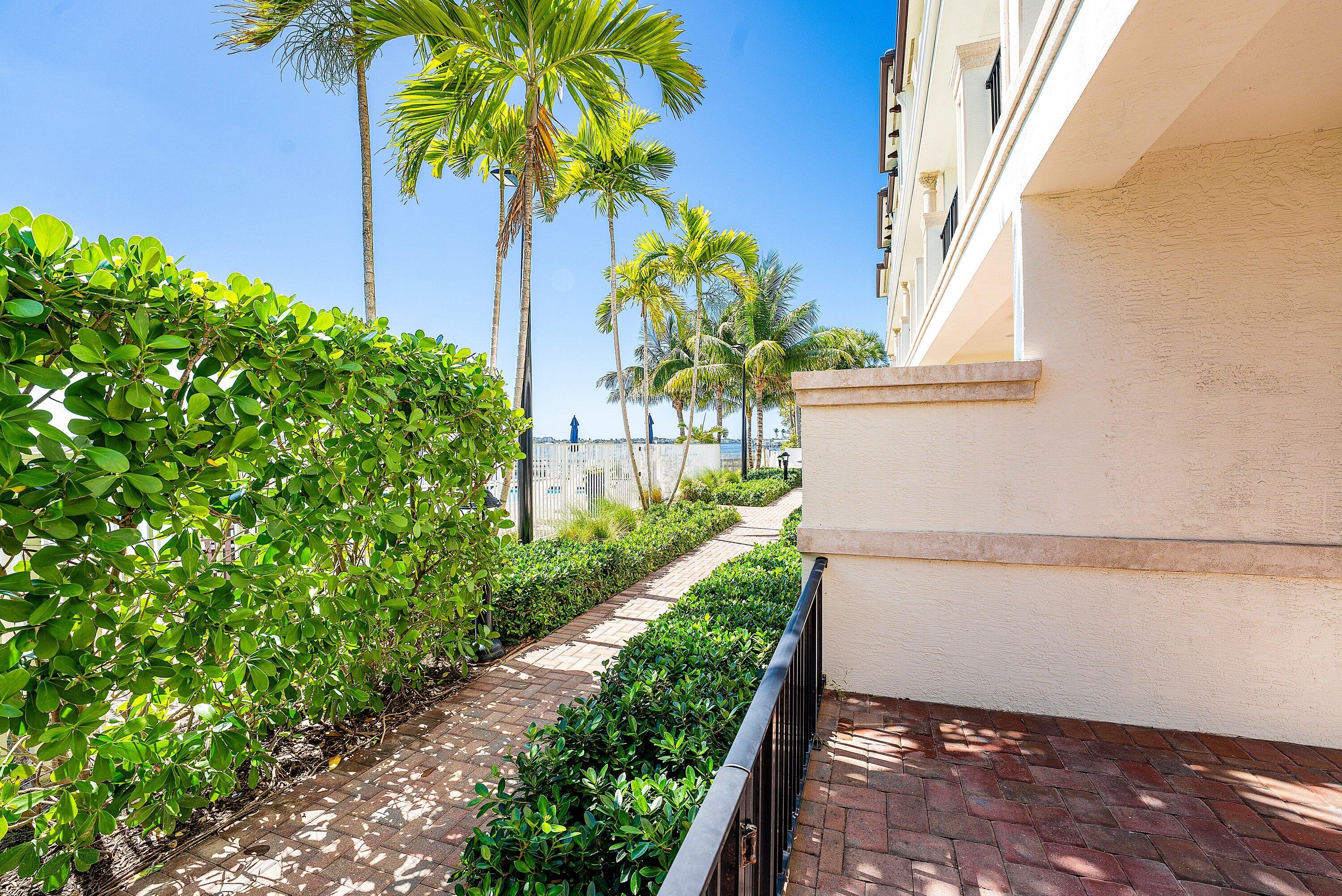 10 Windward, Boynton Beach FL 33435