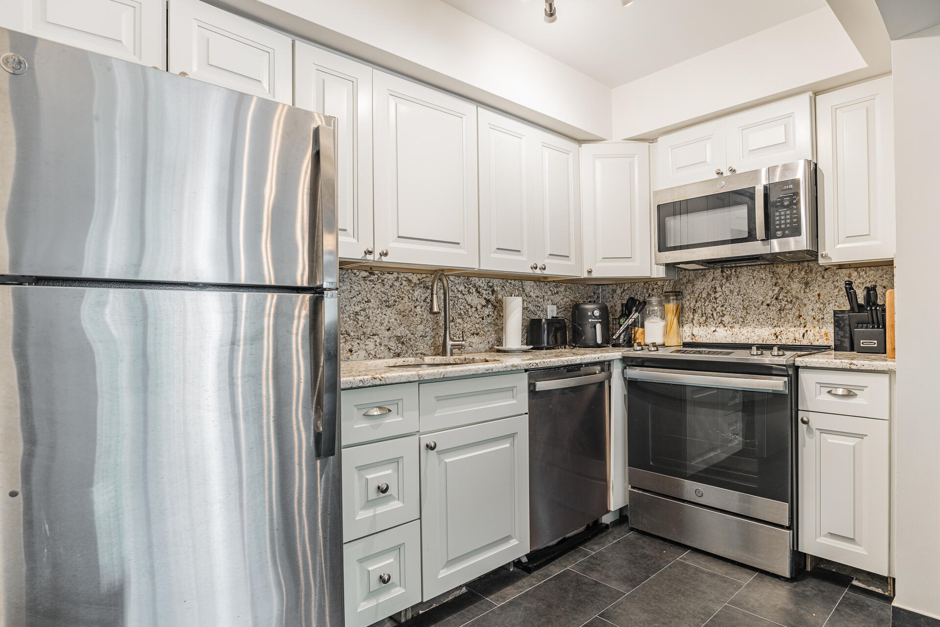 1308 Bayview #1c, Fort Lauderdale FL 33304