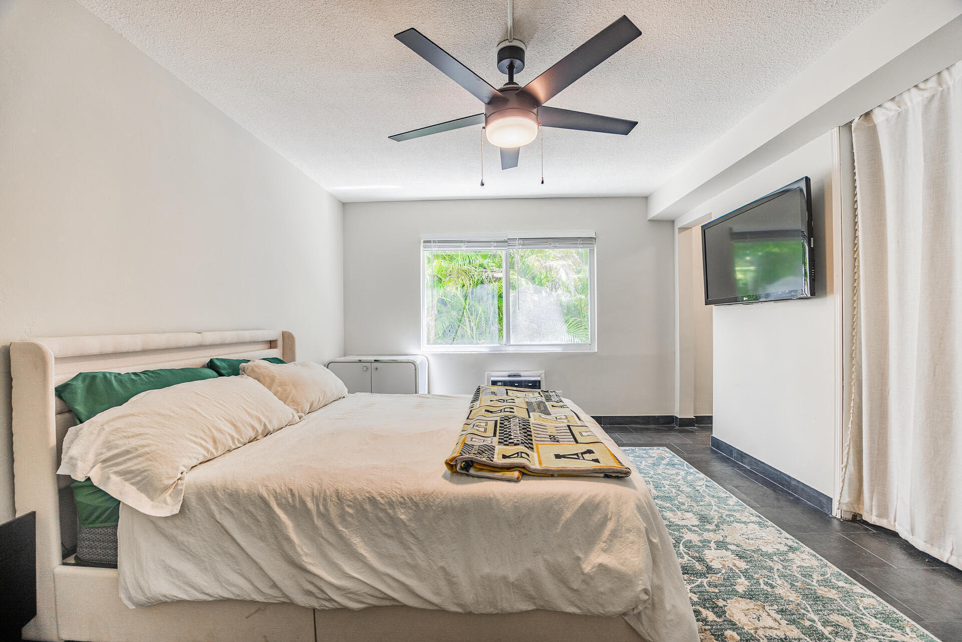 1308 Bayview #1c, Fort Lauderdale FL 33304