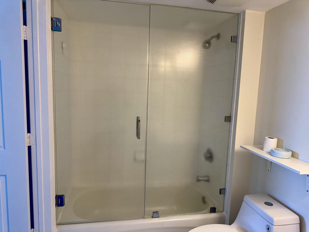 3000 Coral #1007, Miami FL 33145