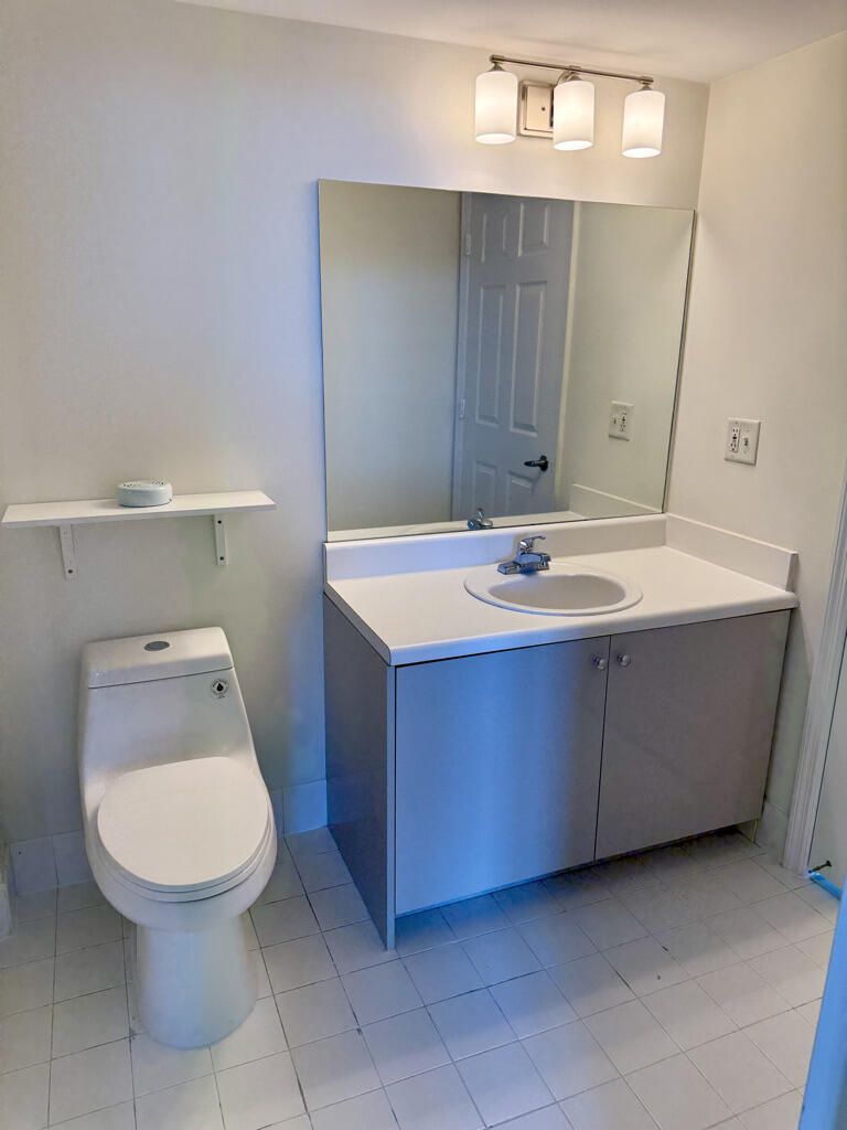 3000 Coral #1007, Miami FL 33145