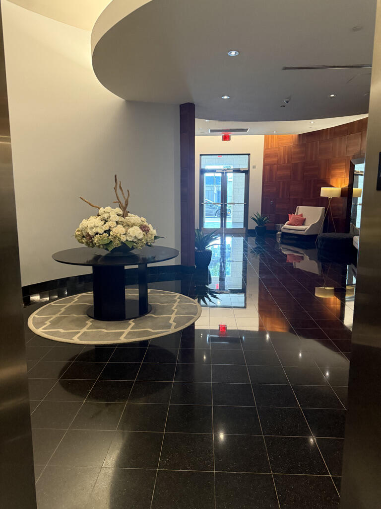 3000 Coral #1007, Miami FL 33145