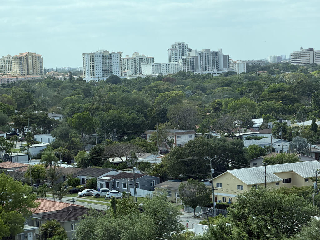 3000 Coral #1007, Miami FL 33145
