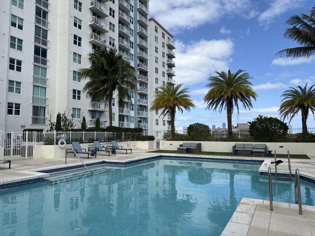 3000 Coral #1007, Miami FL 33145