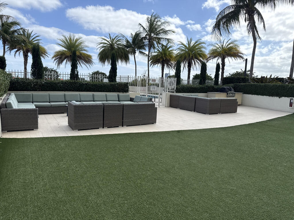 3000 Coral #1007, Miami FL 33145