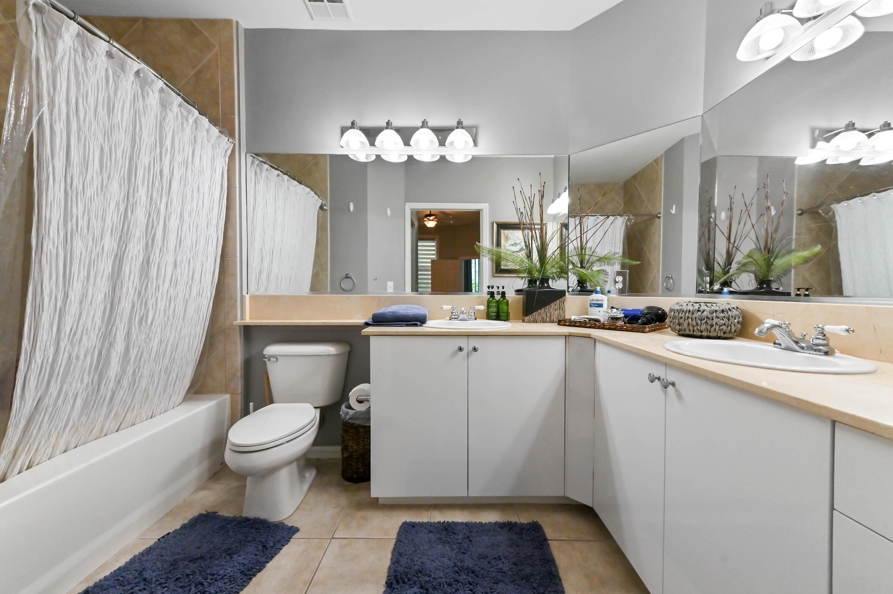 804 E Windward #120, Lantana FL 33462