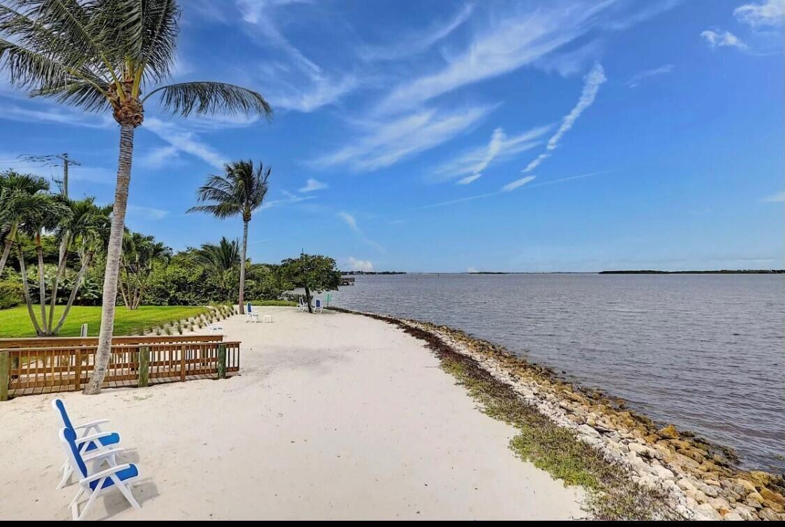 5300 SE Schooner Oaks, Stuart FL 34997