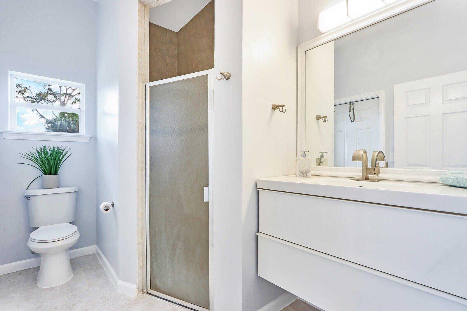 16146 N 72nd Dr, Palm Beach Gardens FL 33418