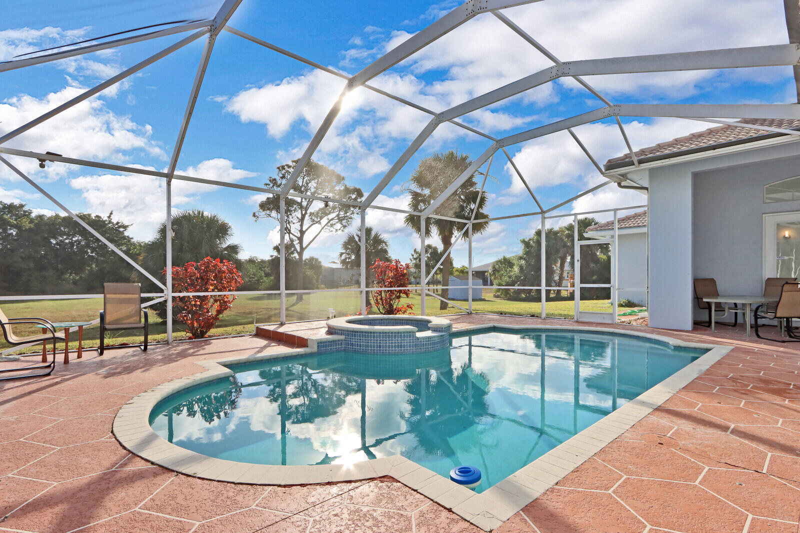 16146 N 72nd Dr, Palm Beach Gardens FL 33418