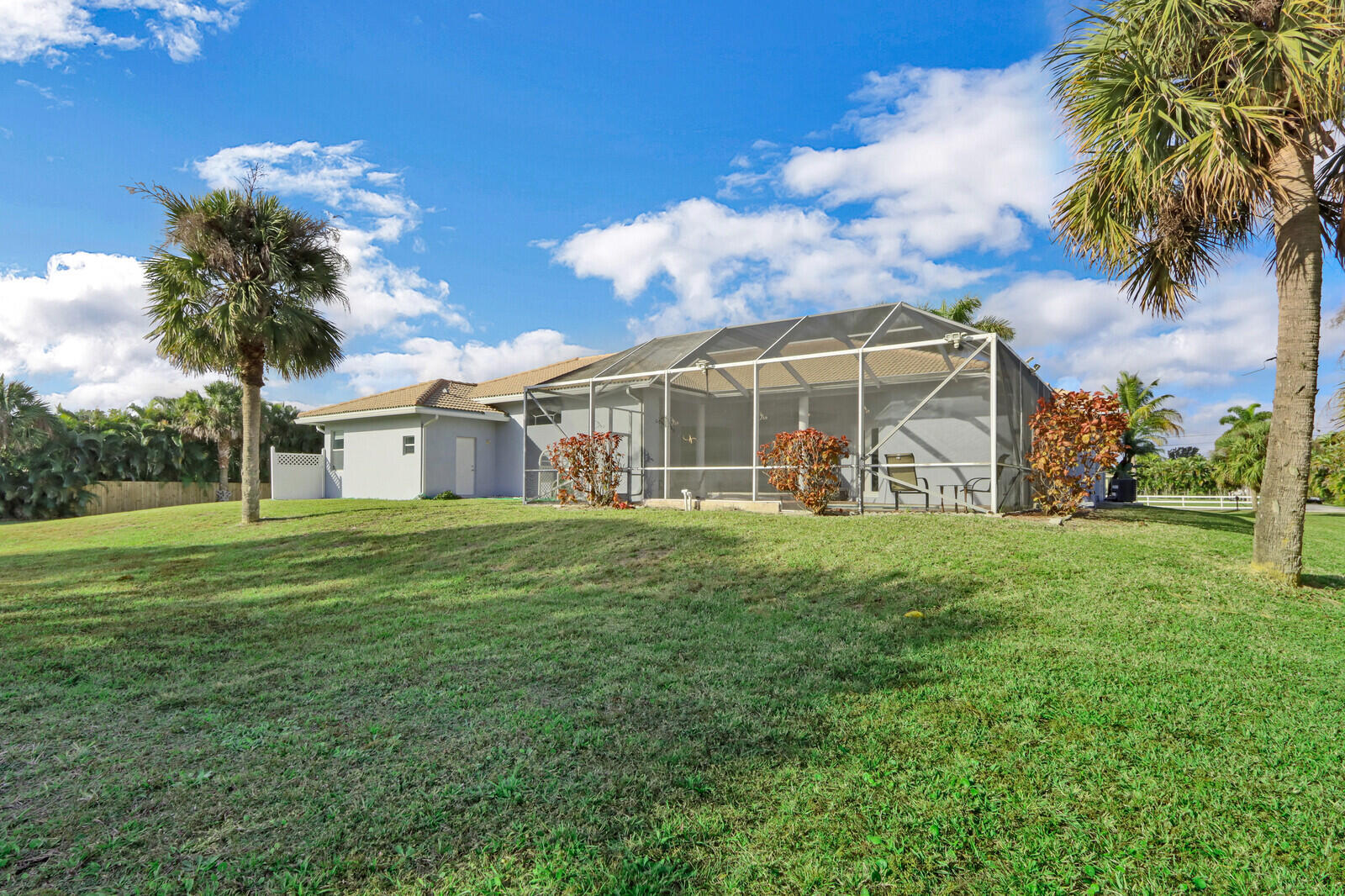 16146 N 72nd Dr, Palm Beach Gardens FL 33418