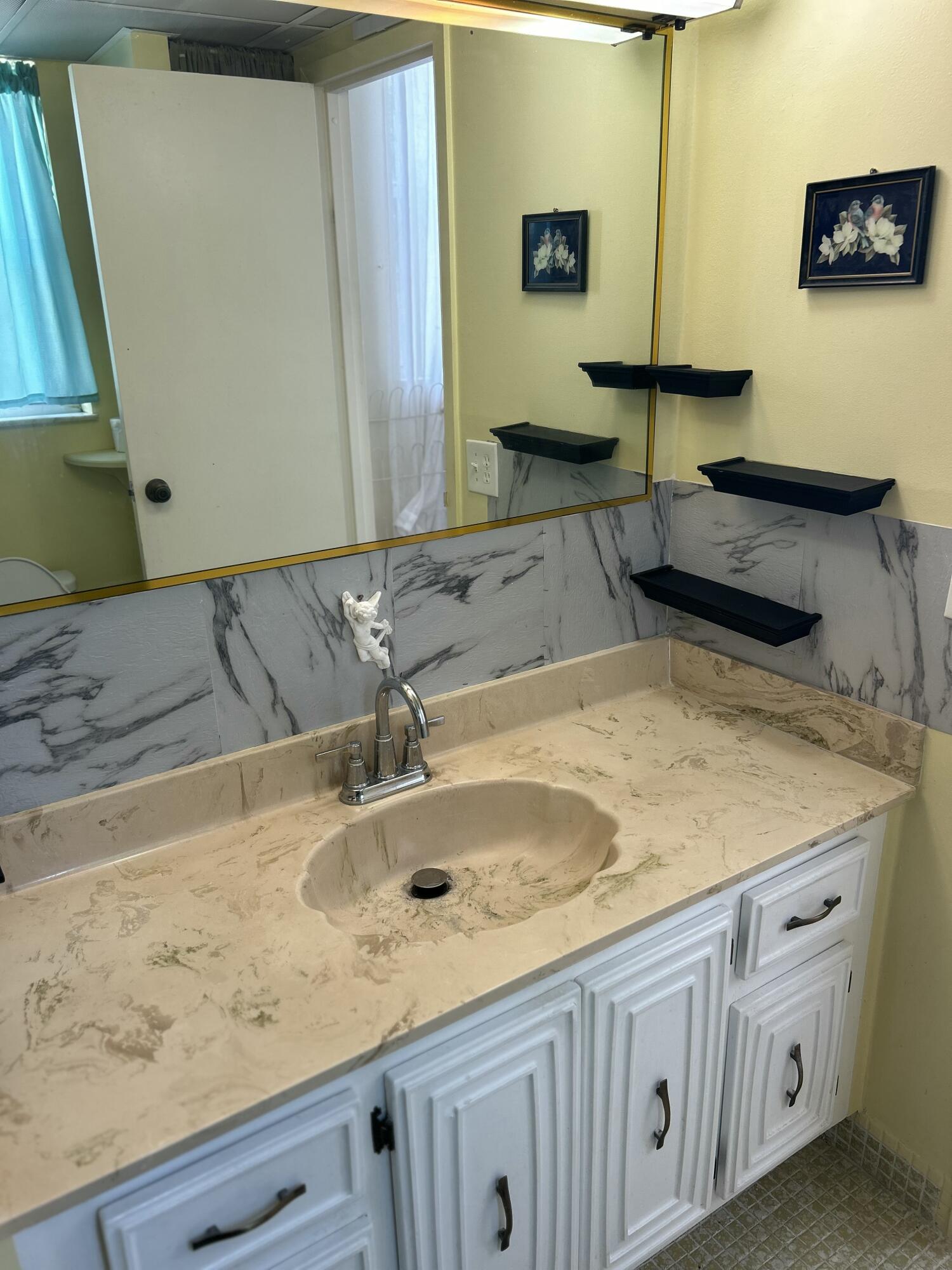 2801 Somerset #201, Lauderdale Lakes FL 33311