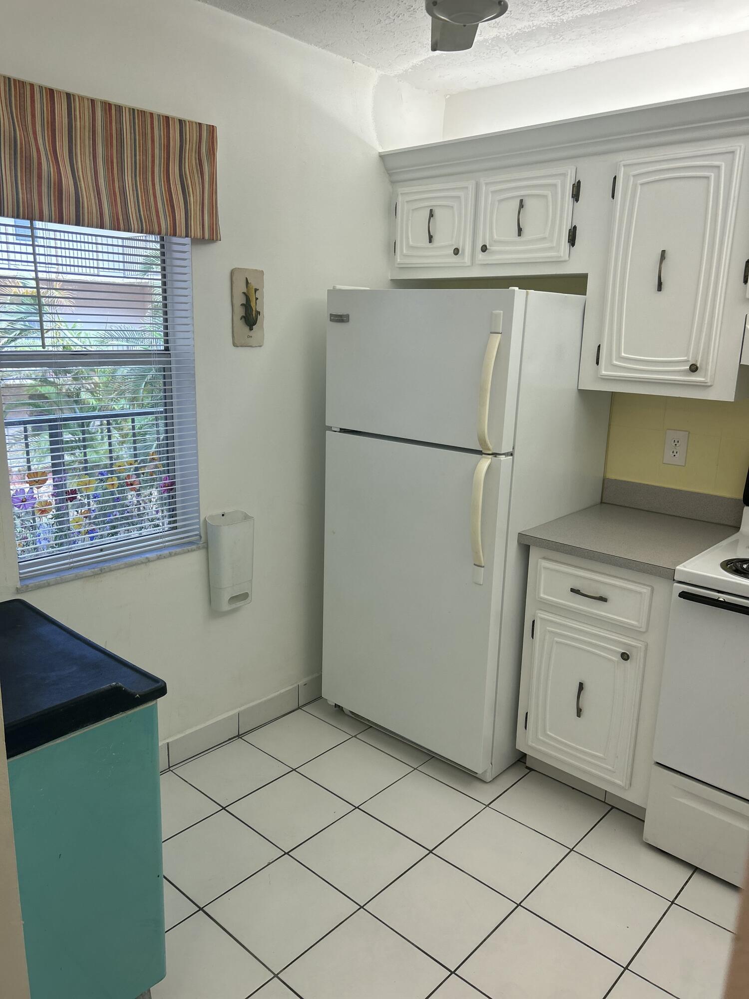 2801 Somerset #201, Lauderdale Lakes FL 33311