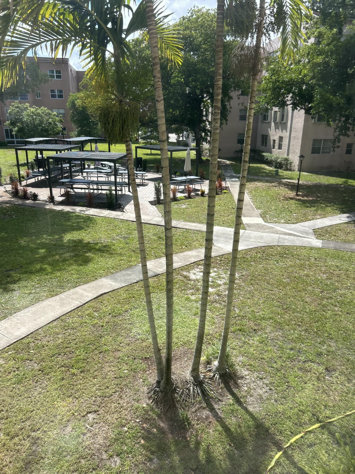 2801 Somerset #201, Lauderdale Lakes FL 33311