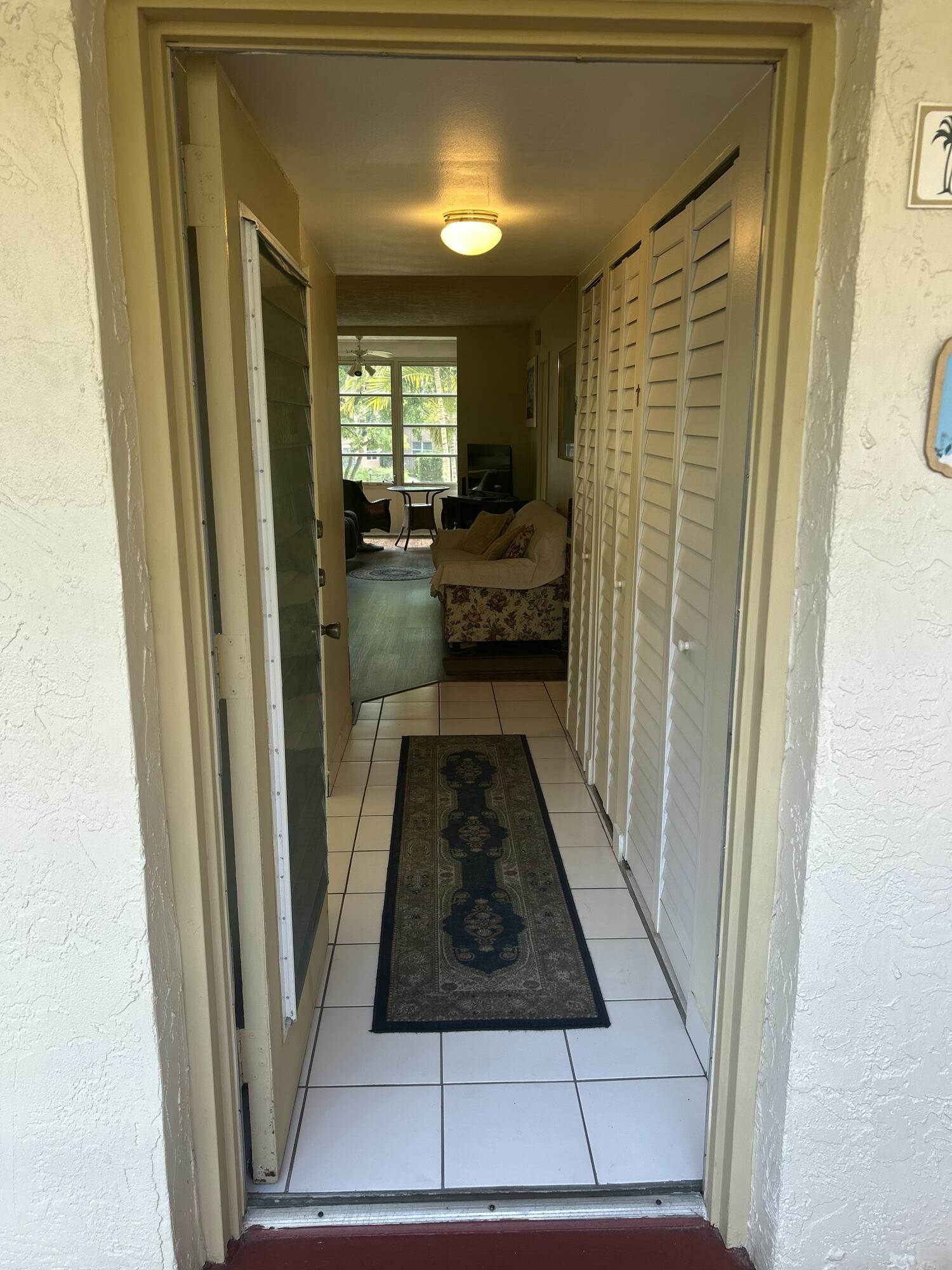 2801 Somerset #201, Lauderdale Lakes FL 33311