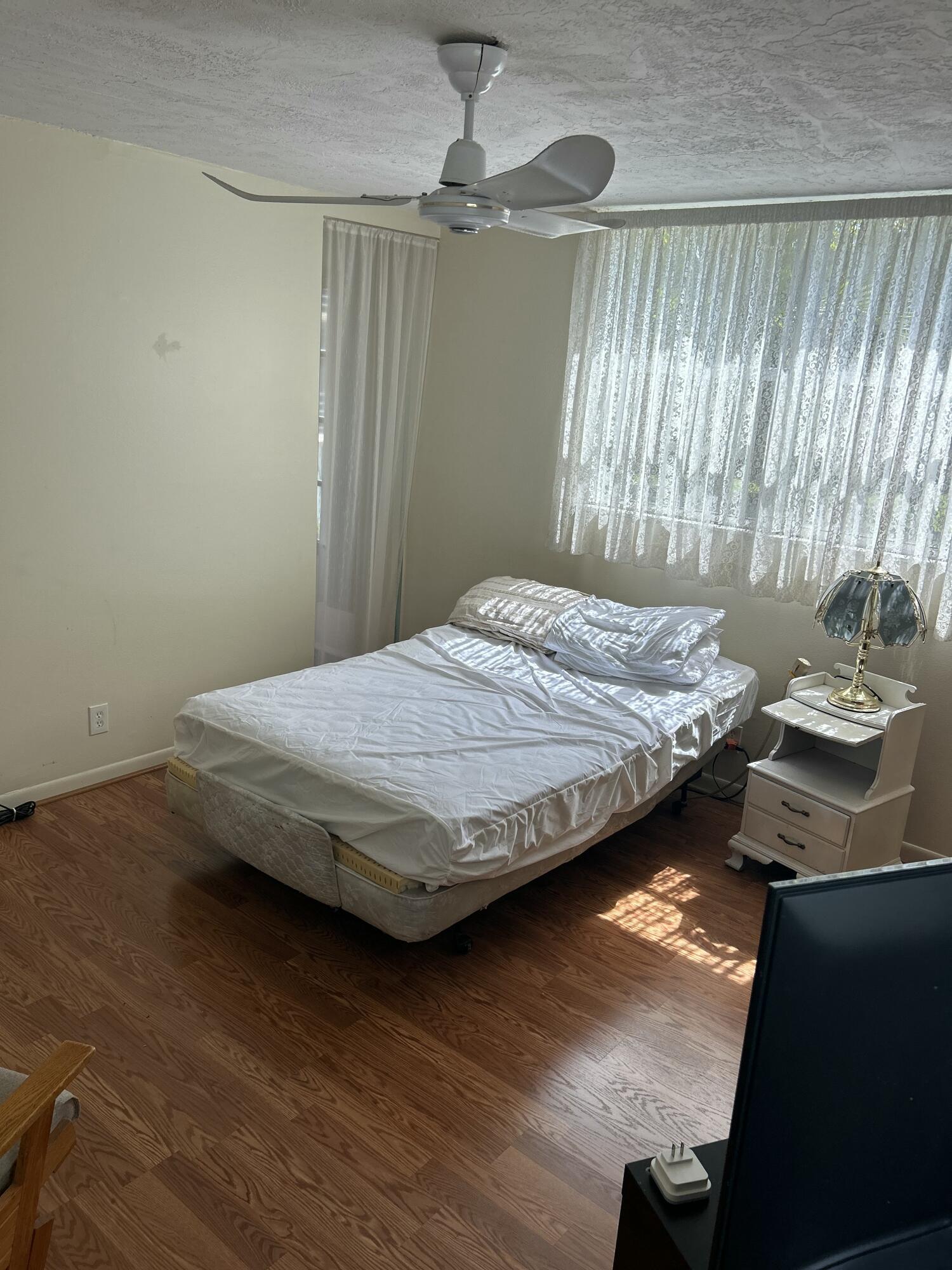 2801 Somerset #201, Lauderdale Lakes FL 33311
