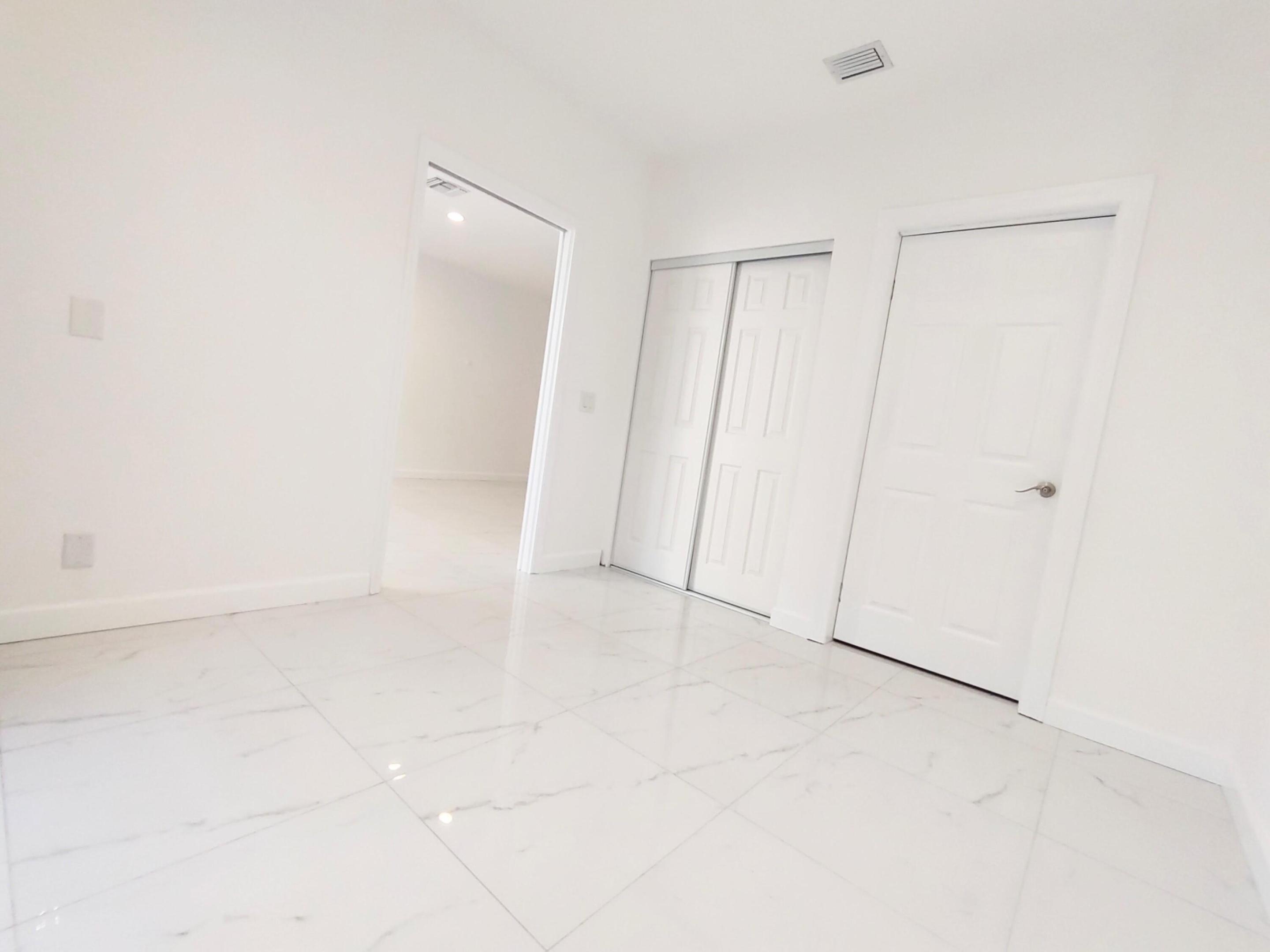 6698 Via  Regina, Boca Raton FL 33433