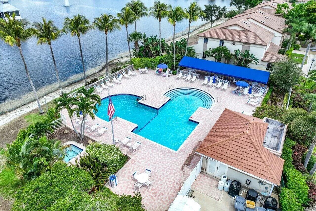 6698 Via  Regina, Boca Raton FL 33433