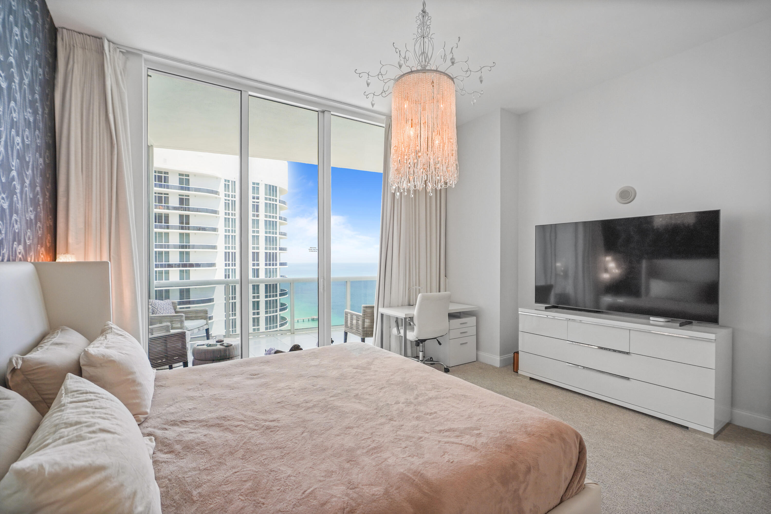 15901 Collins #3902, Sunny Isles Beach FL 33160