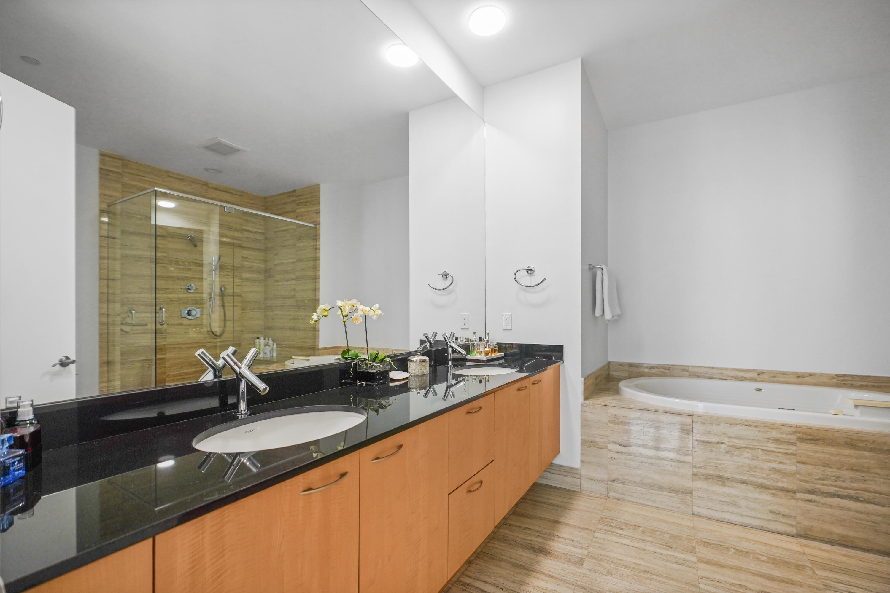 15901 Collins #3902, Sunny Isles Beach FL 33160