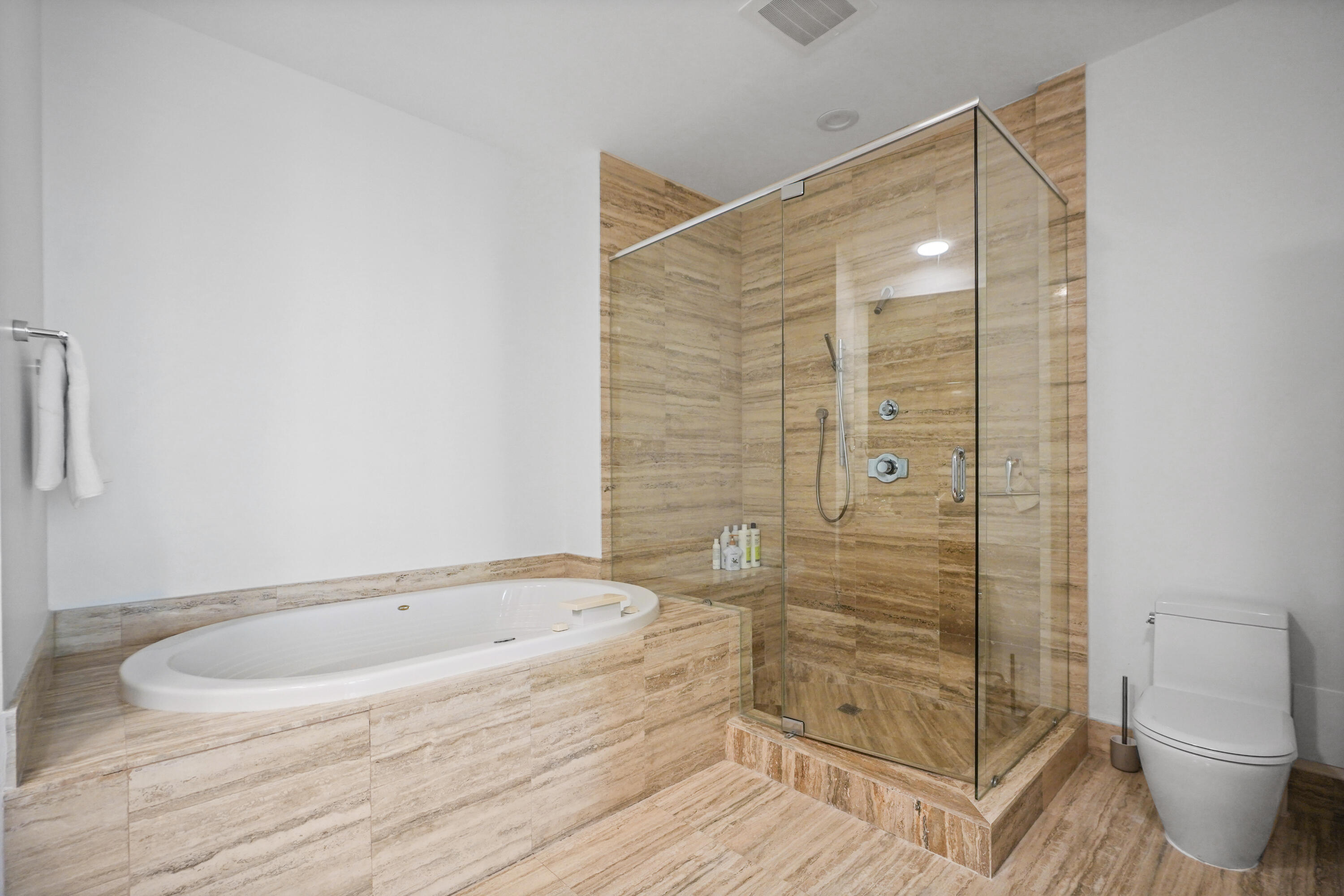 15901 Collins #3902, Sunny Isles Beach FL 33160