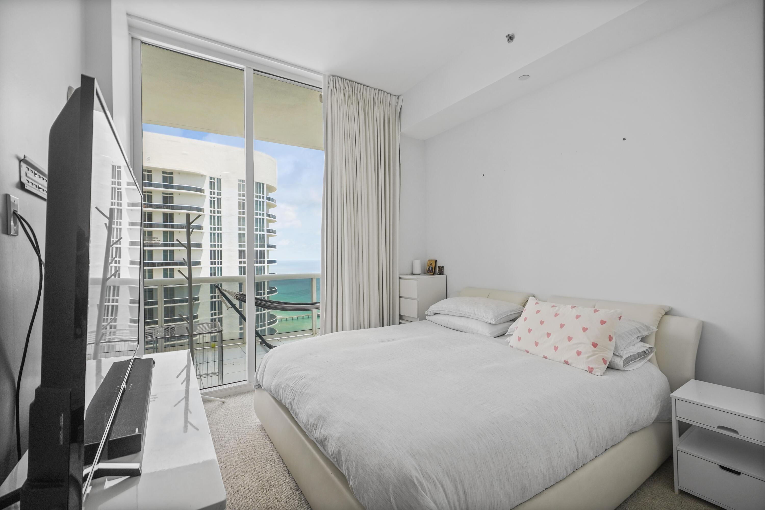 15901 Collins #3902, Sunny Isles Beach FL 33160